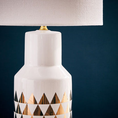 مصباح طاولة سيراميك بتصميم مثلث من فاليري - 25x25x52 سم