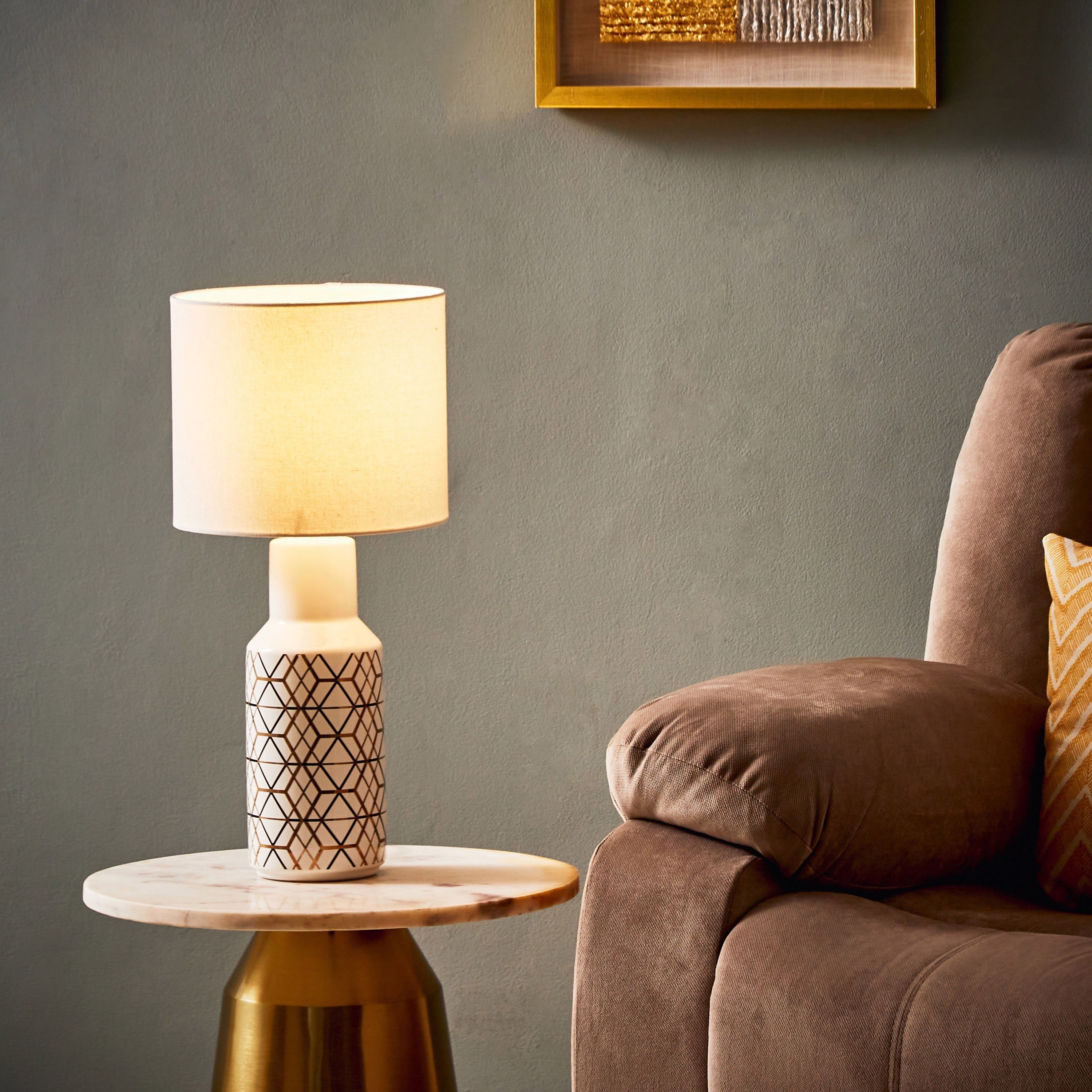 مصباح طاولة سيراميك بطبعات خطوط ومثلثات من فاليري - 25x25x52 سم-hbxlivingroom-lighting-tablelamps-image-5