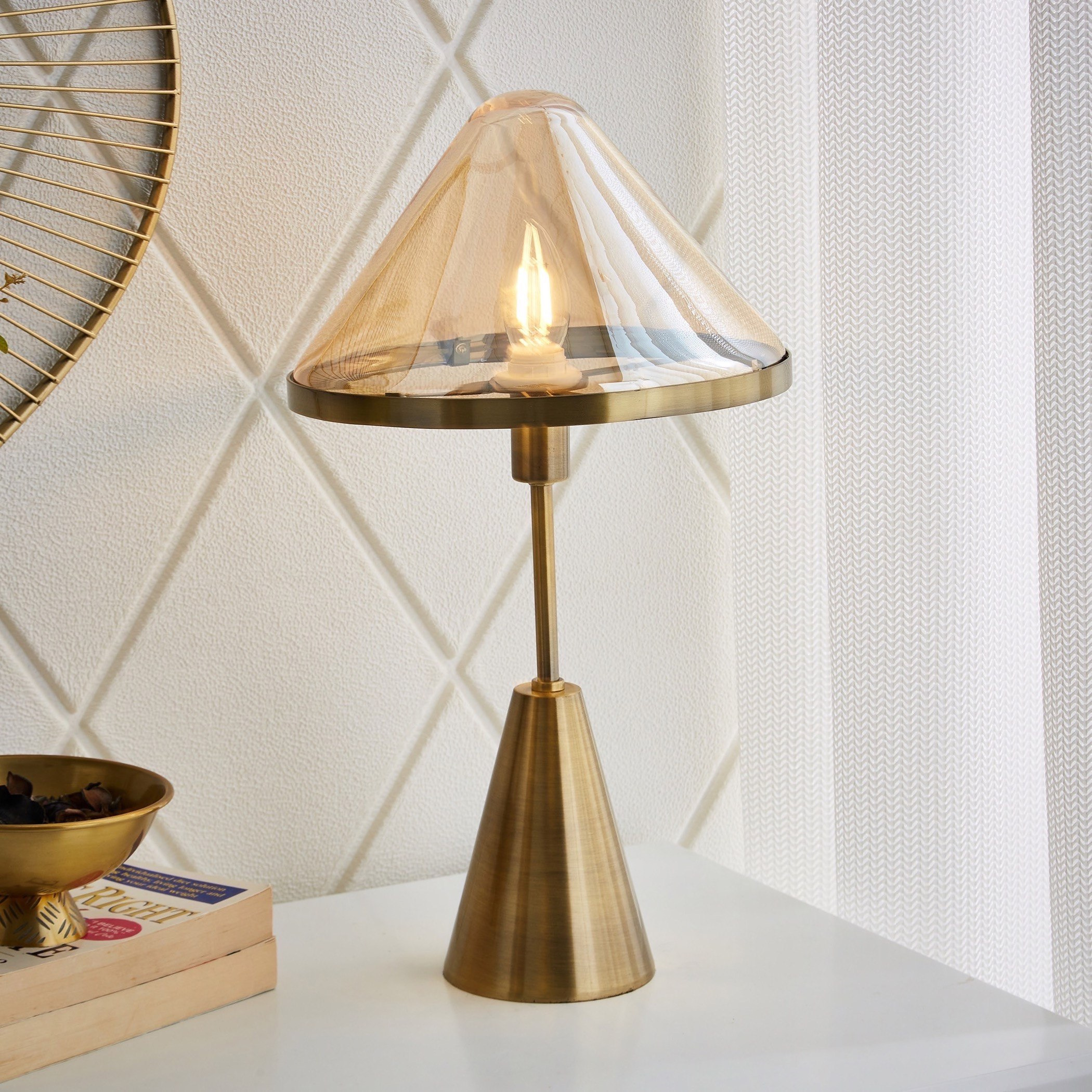 مصباح طاولة بغطاء زجاجي من كورسيكا - 25x45 سم-hbxlivingroom-lighting-tablelamps-image-2