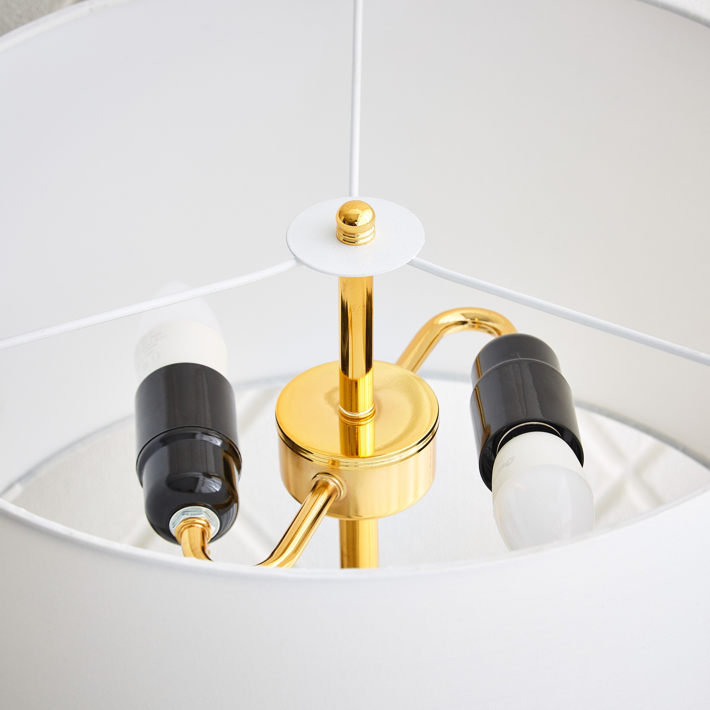 مصباح طاولة بغطاء معدني من كورسيكا - 38x65 سم-hbxlivingroom-lighting-tablelamps-image-3