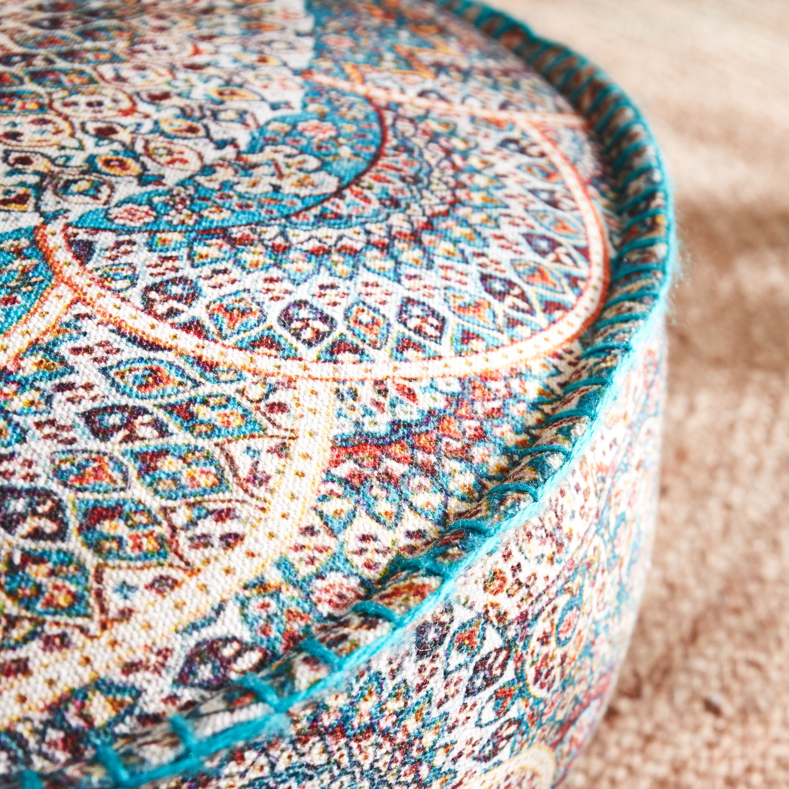 مقعد بوف بطبعات من مهرجان آليا - 60x60x25 سم-hbxlivingroom-sofasandarmchairs-ottomansandfootstools-image-3
