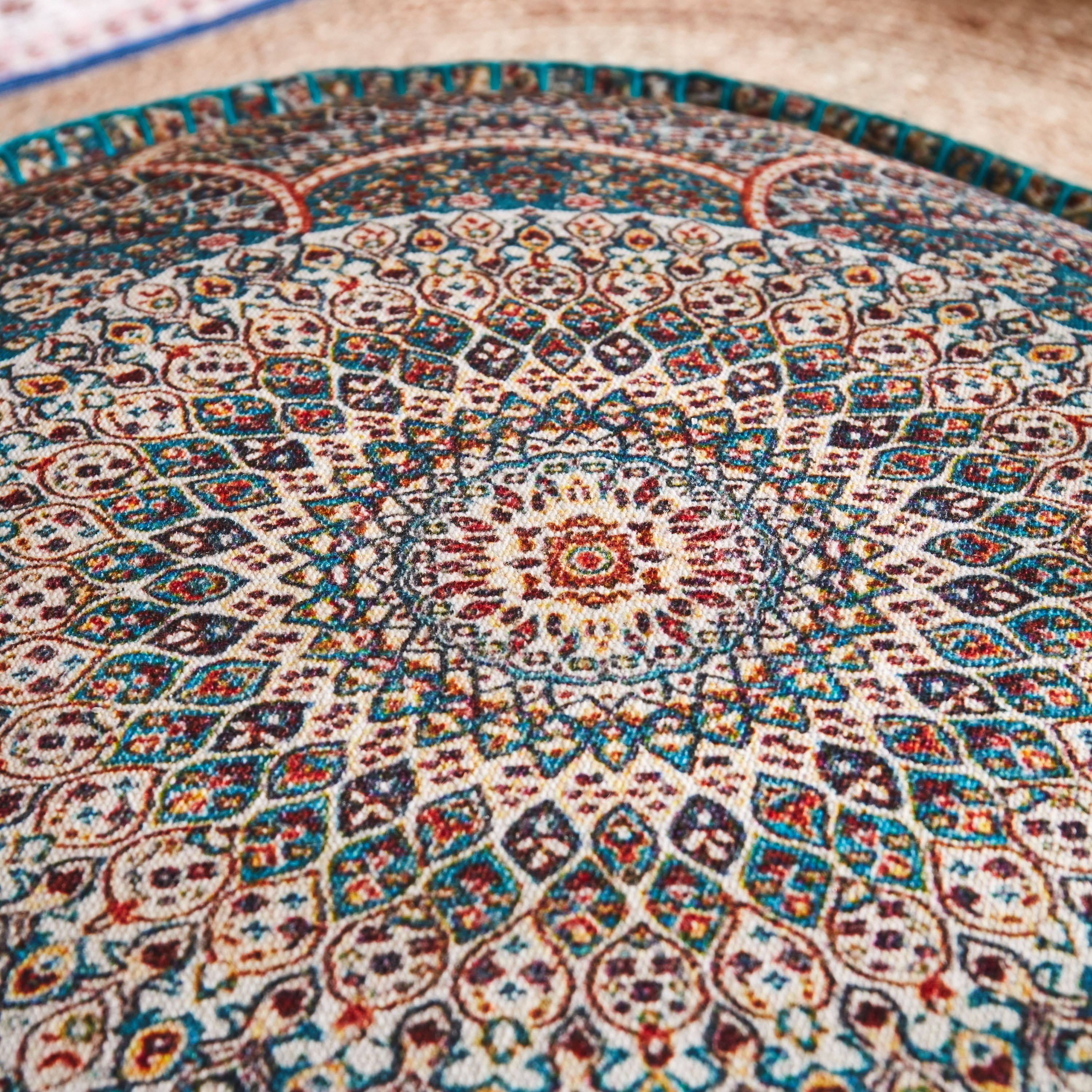 مقعد بوف بطبعات من مهرجان آليا - 60x60x25 سم-hbxlivingroom-sofasandarmchairs-ottomansandfootstools-image-4
