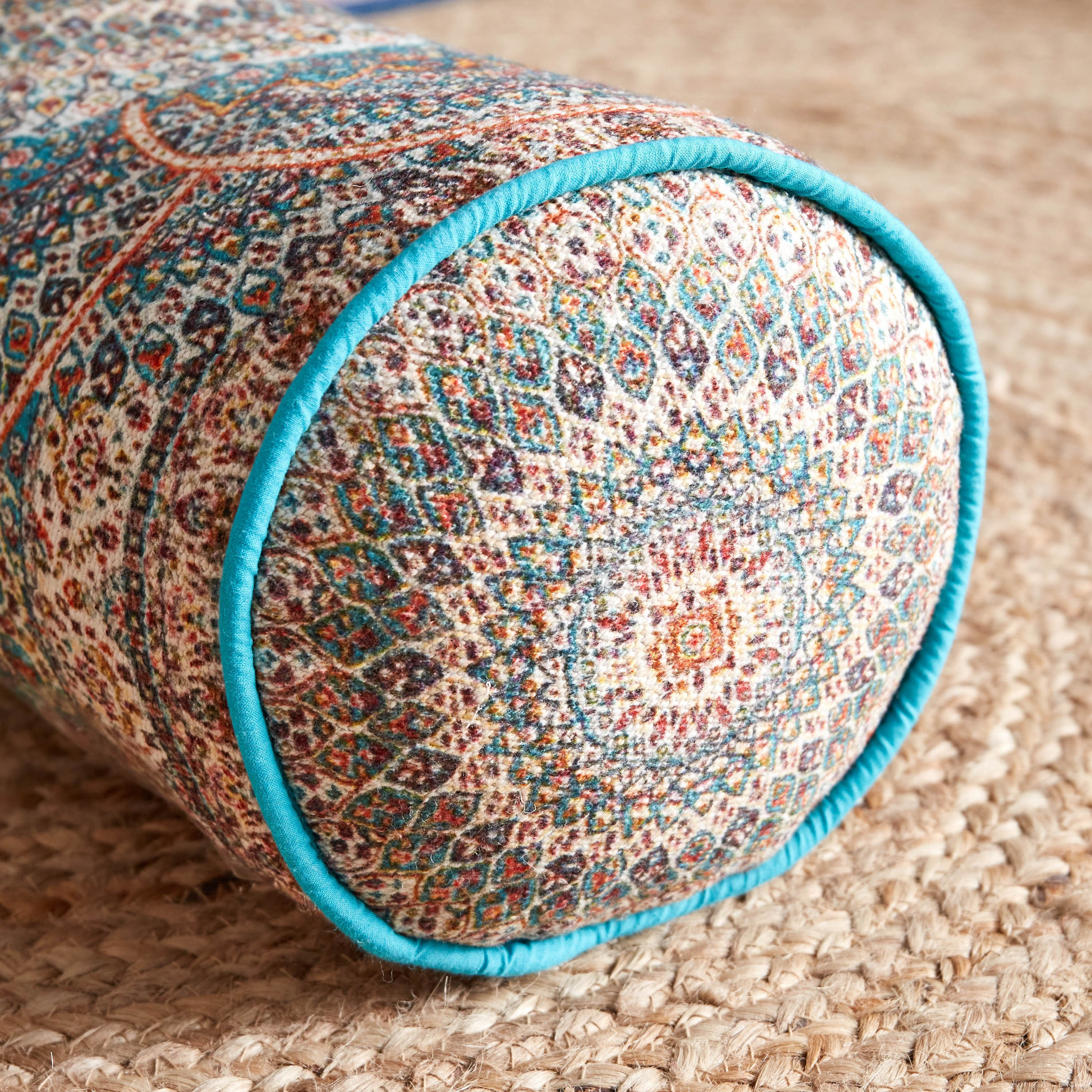 مسند وسادة بطبعات من مهرجان عالية - 50x20 سم-hbxlivingroom-furnishings-cushionsandcovers-filledcushions-image-4