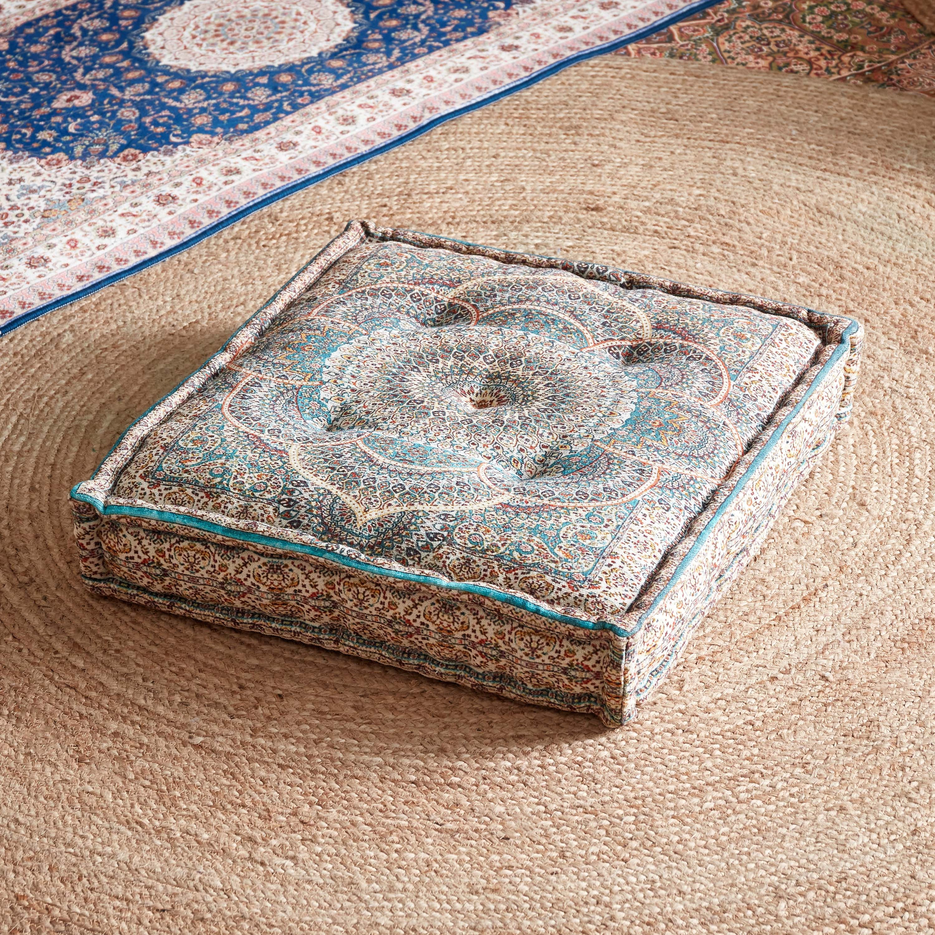 وسادة أرضيّة بطبعات من مهرجان عالية - 60x60x12 سم-hbxhomeware-hbxdecorandfurnishings-image-1