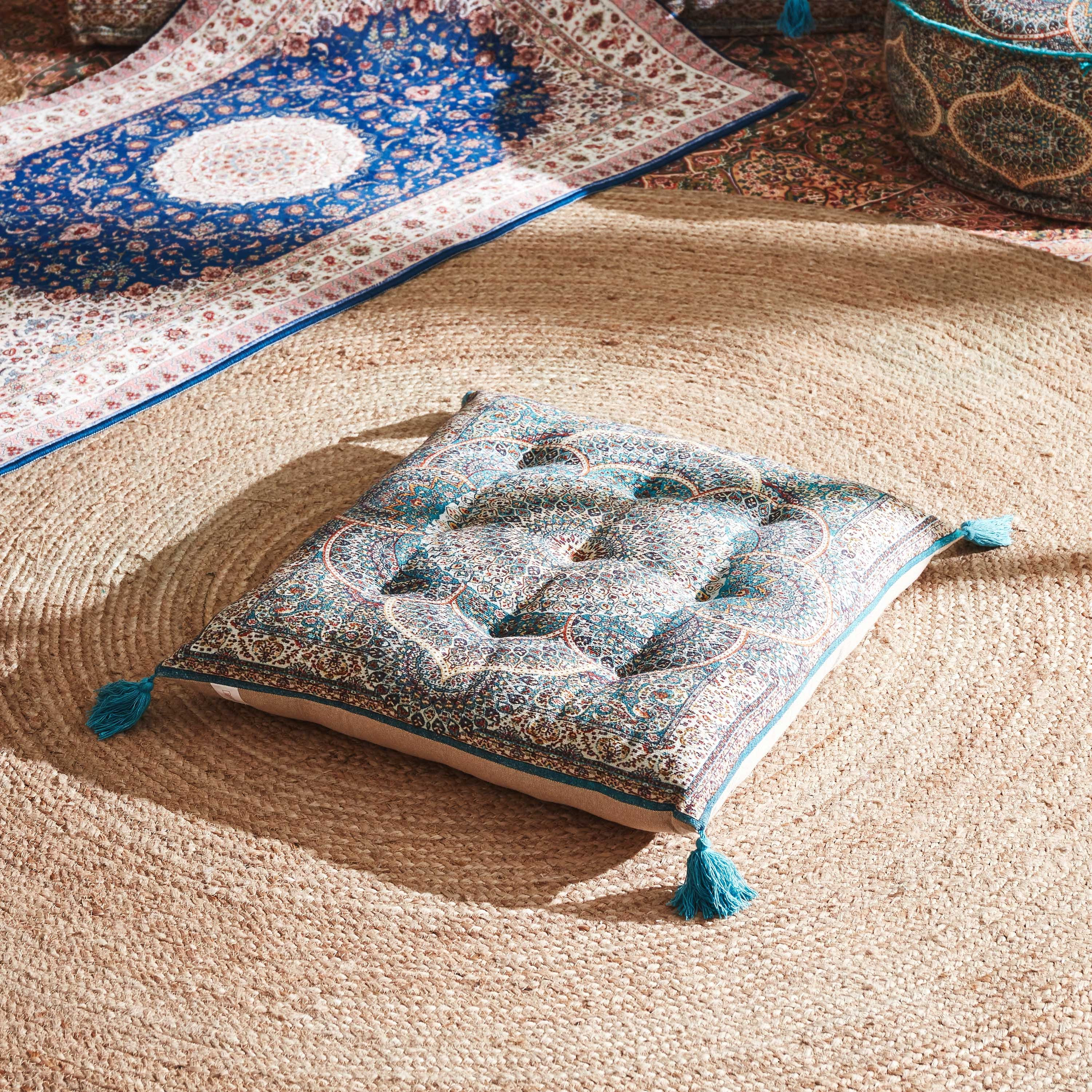 وسادة بطبعات من مهرجان عالية - 60x60 سم-hbxlivingroom-furnishings-cushionsandcovers-filledcushions-image-2