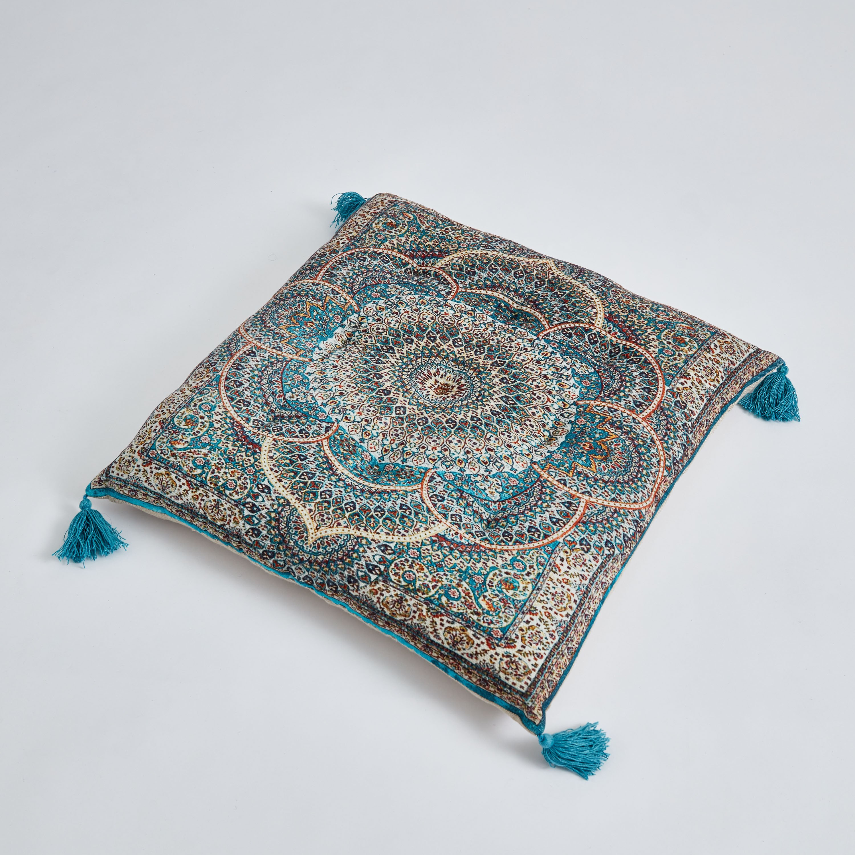 وسادة بطبعات من مهرجان عالية - 60x60 سم-hbxlivingroom-furnishings-cushionsandcovers-filledcushions-image-6