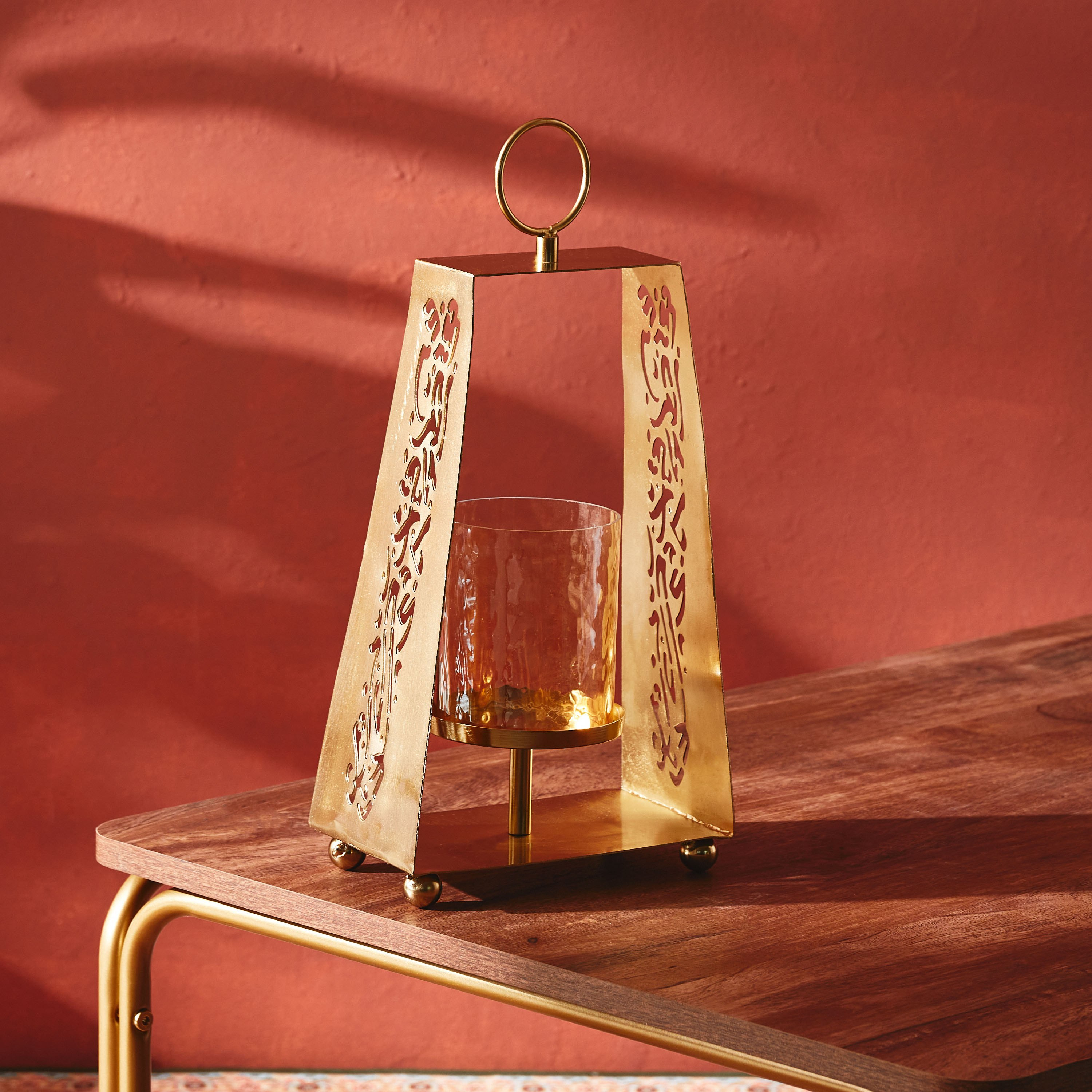 حامل شموع بدعامة زجاجي ومعدني من كاليجرافي - 18x11x38 سم-hbxlivingroom-decorandaccessories-candleholders-image-2
