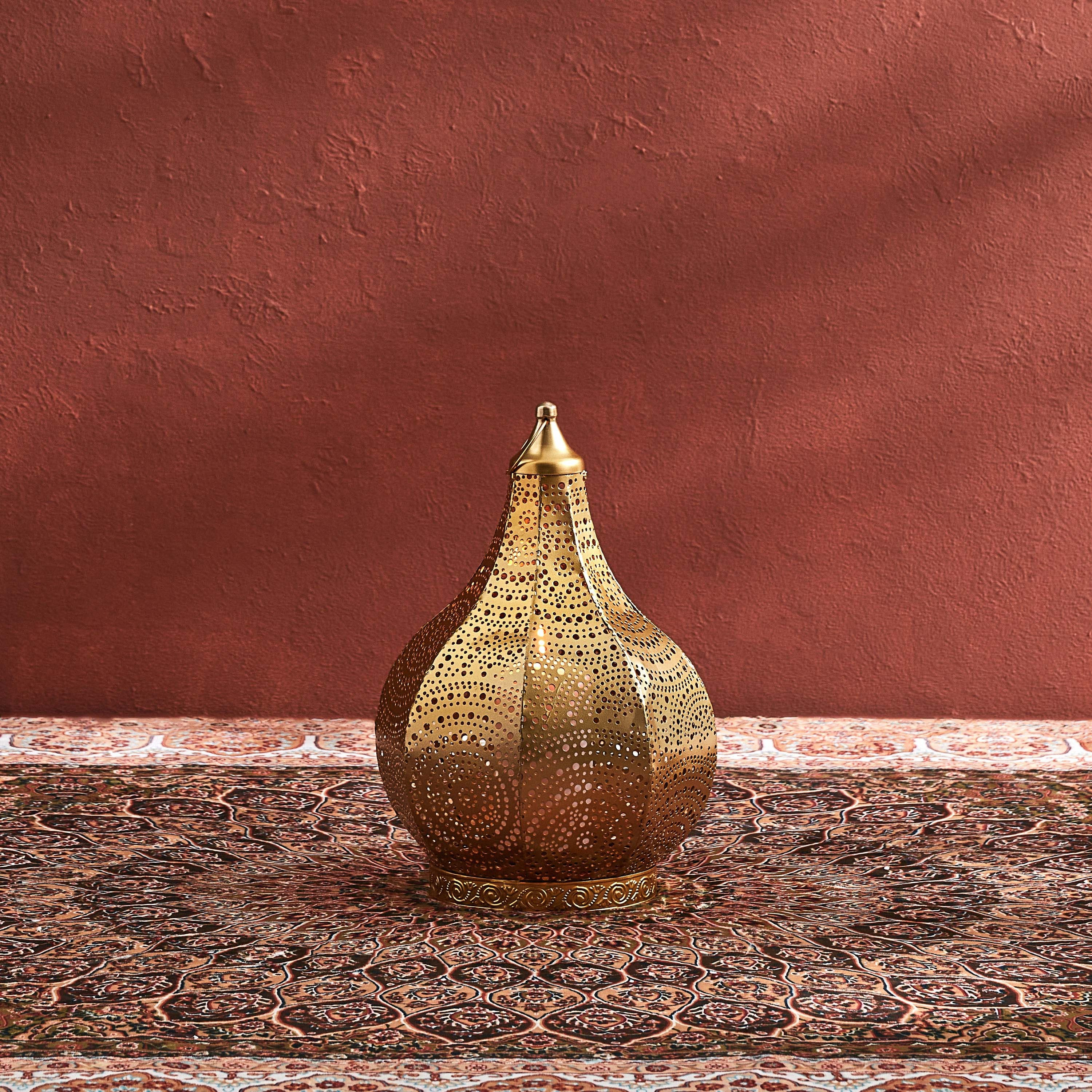فانوس معدني بتصاميم مفرغة من نور- 22×22×36 سم-PROMO_HB_AE_B1G1_250925-image-1