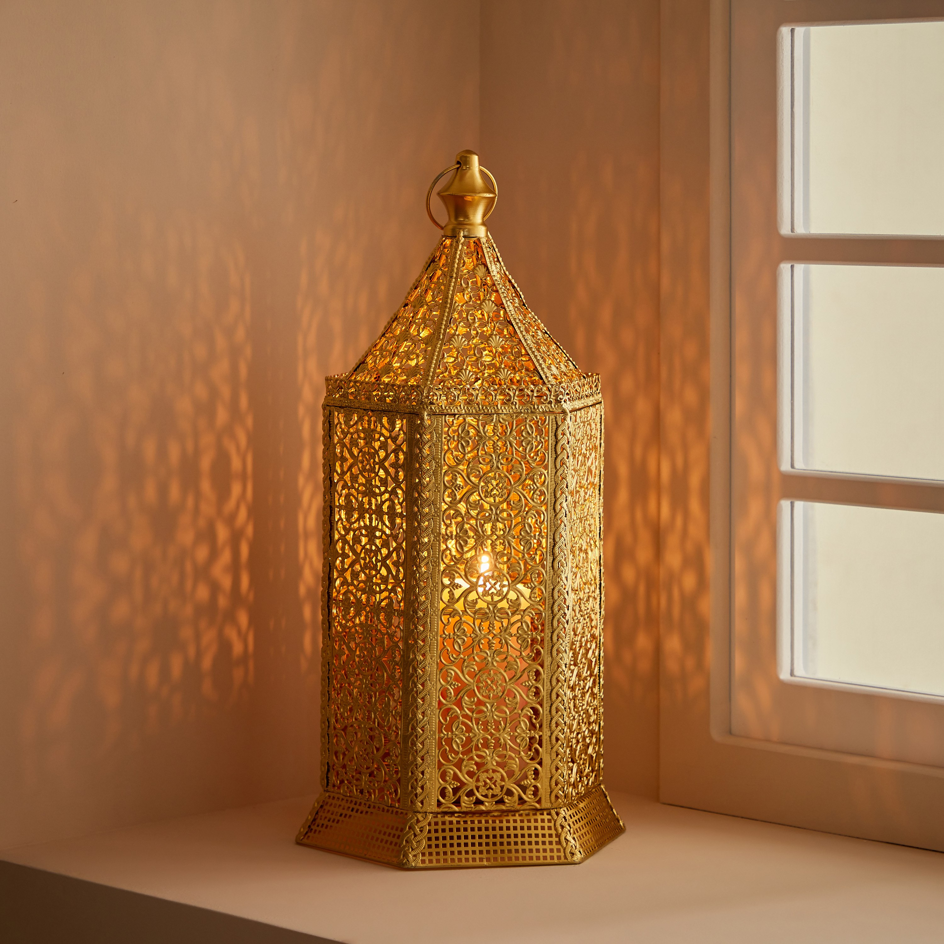 فانوس معدني بتصميم عربي من نور - 21x19x45 سم-hbxdecorandfurnishings-homeaccessories-lanterns-image-2