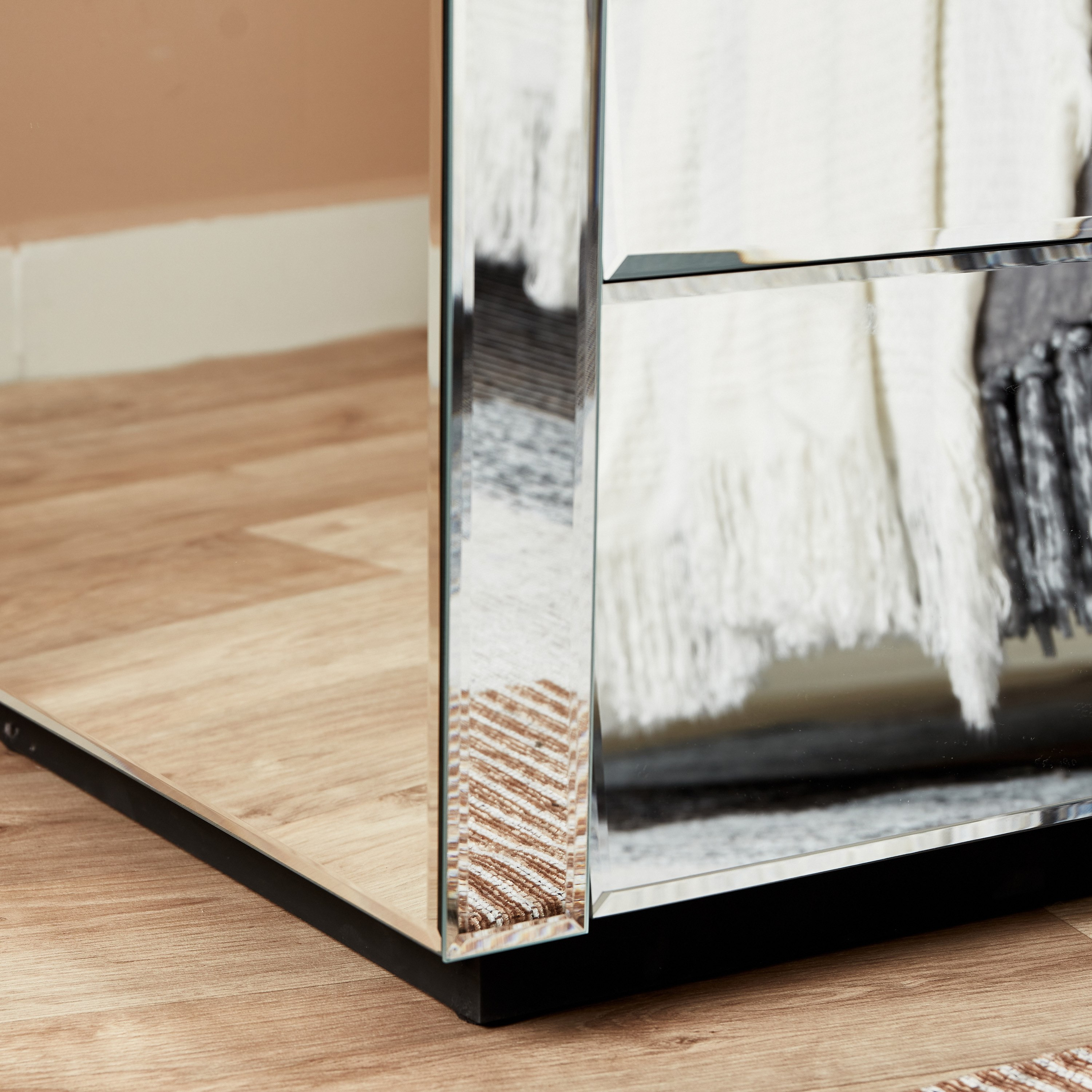 طاولة سرير جانبية بسطح مرآة و3 أدراج - تايلور من موڤو-hbxkidsandyouth-nightstands-image-5