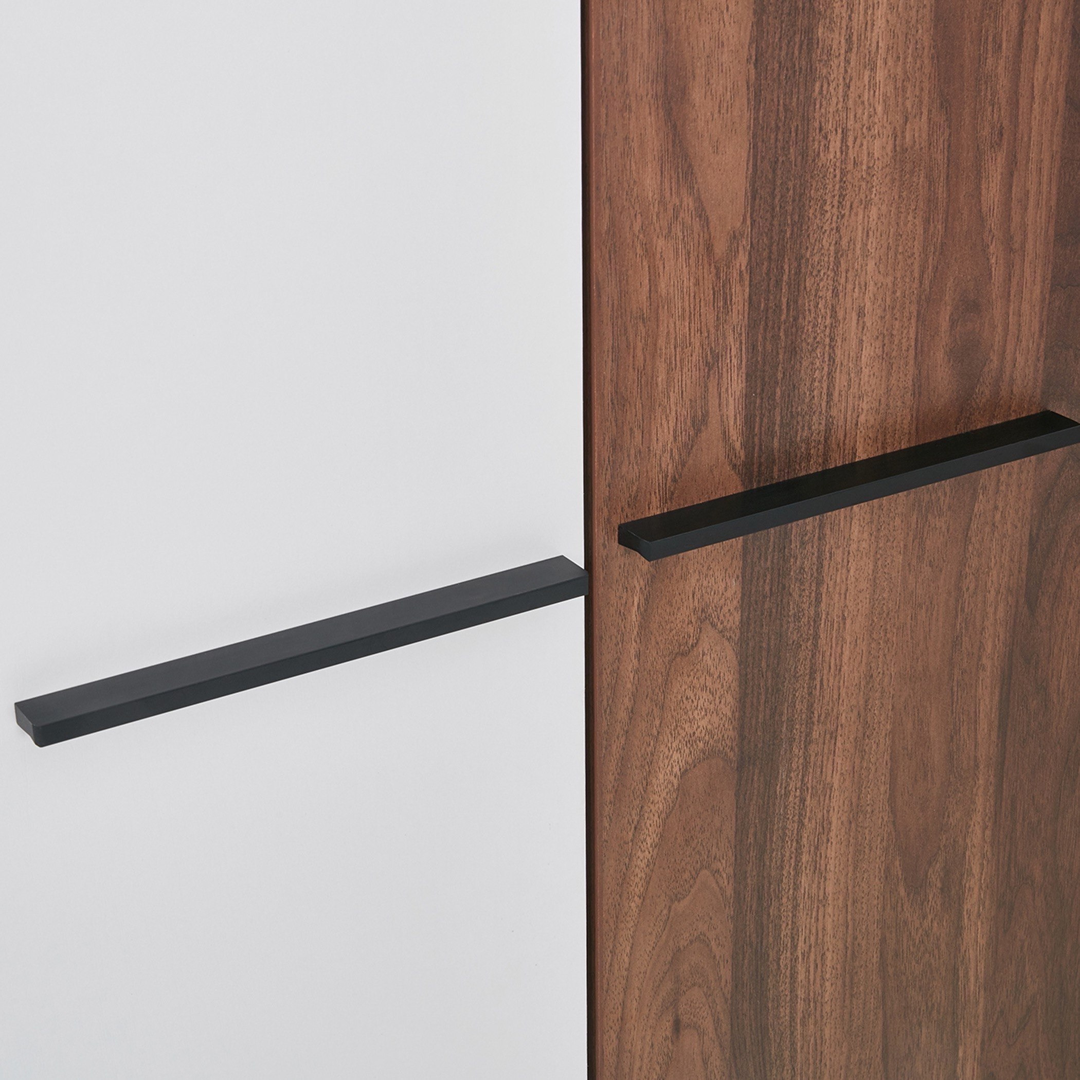 خزانة ملابس بـ 5 أبواب ومرآة من أنكونا-hbxfurniture-wardrobes-image-5