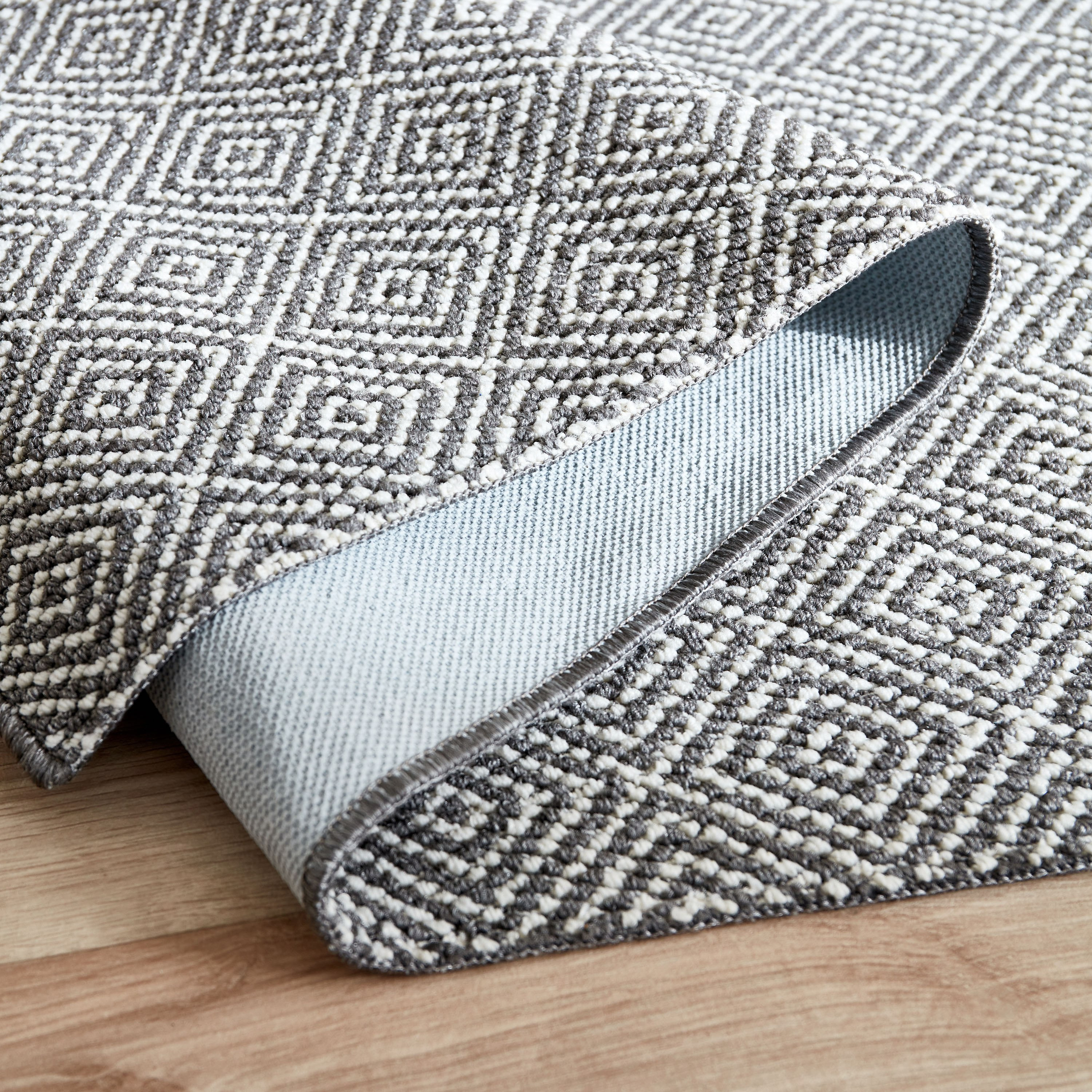 سجادة بولي بروبلين مقاومة للانزلاق من فورم - 133x190 سم-hbxdecorandfurnishings-floorcoverings-rugs-image-4