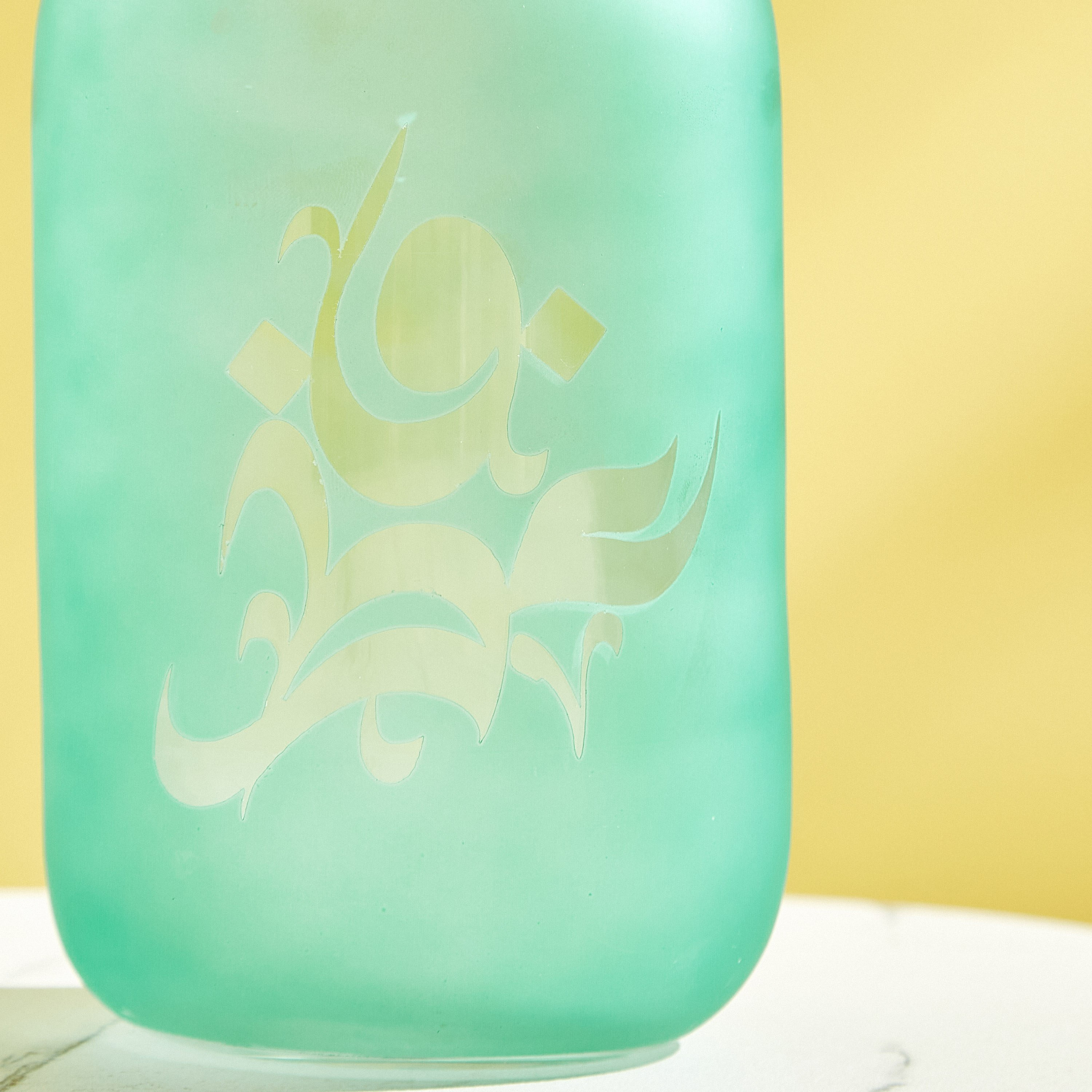 مزهرية من الزجاج المعتم من كاليجرافي - 12x12x24 سم-PROMO_HB_AE_B1G1_250925-image-2