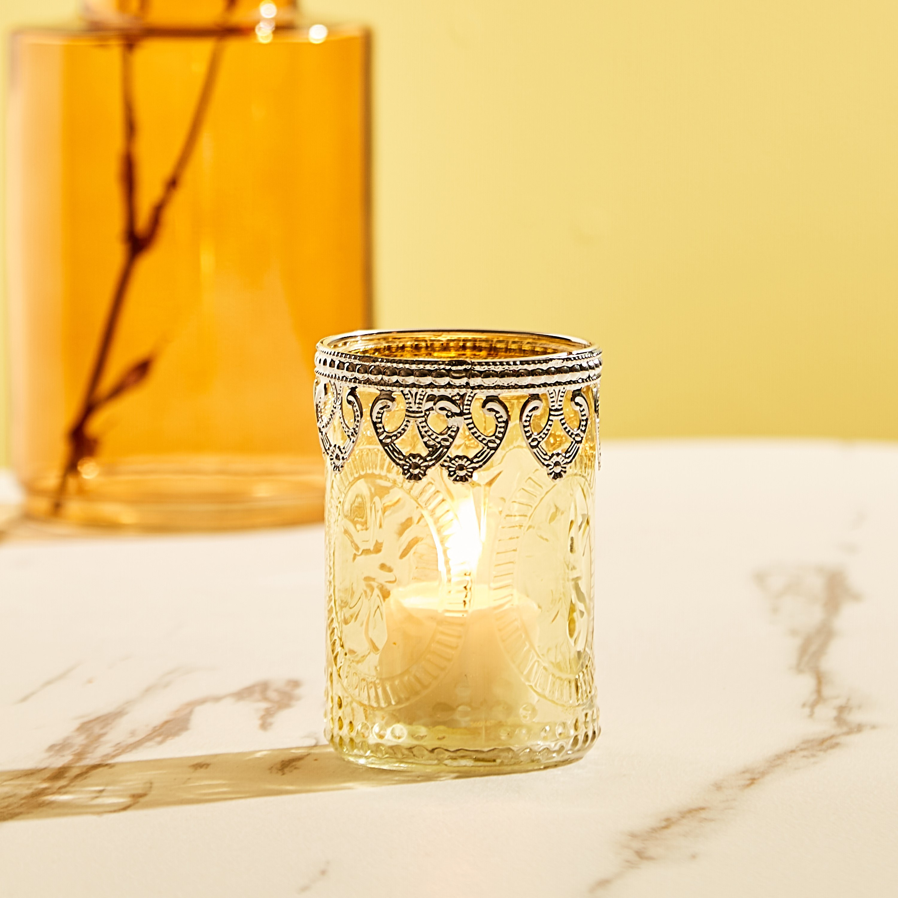 حامل شموع بتفاصيل زخرفية معدنية من أيرا - 7×7×10 سم-hbxlivingroom-decorandaccessories-candleholders-image-1