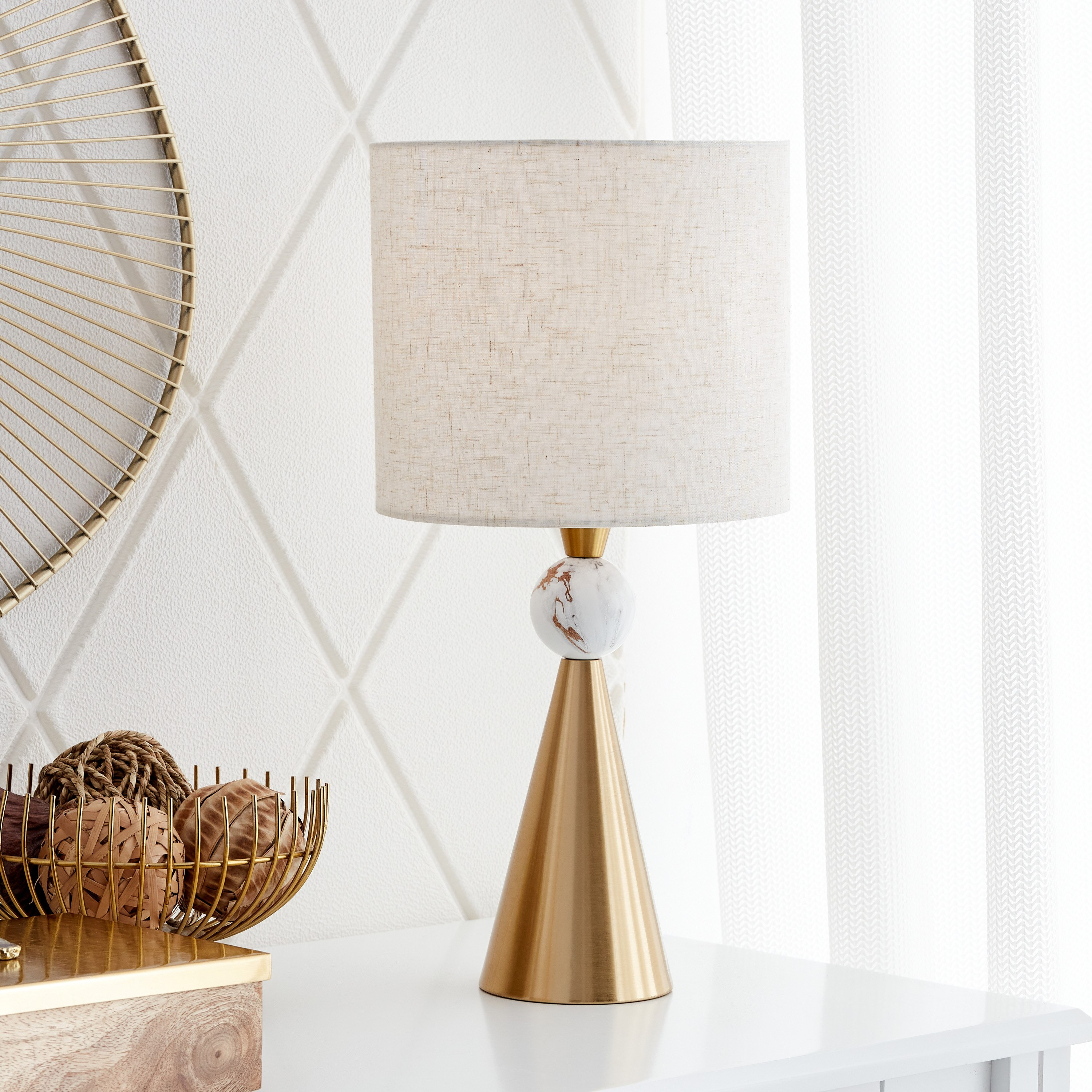 مصباح طاولة بقاعدة صلب من كاليس - 23x23x47 سم-hbxlivingroom-lighting-tablelamps-image-1