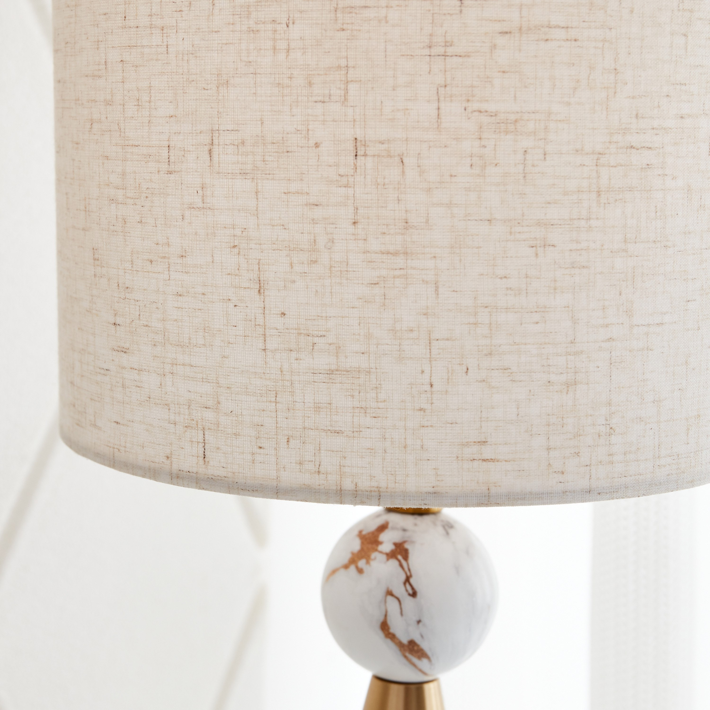 مصباح طاولة بقاعدة صلب من كاليس - 23x23x47 سم-hbxlivingroom-lighting-tablelamps-image-3