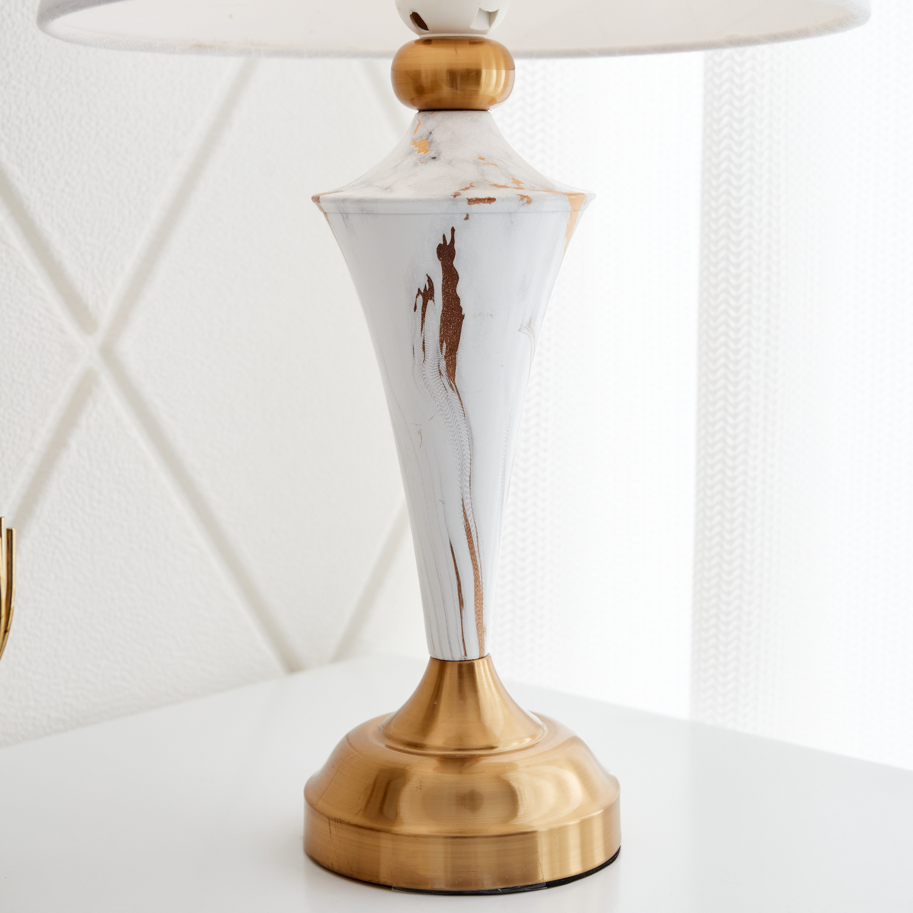 مصباح طاولة بقاعدة سيراميك من كاليس - 26x26x48 سم-hbxlivingroom-lighting-tablelamps-image-4