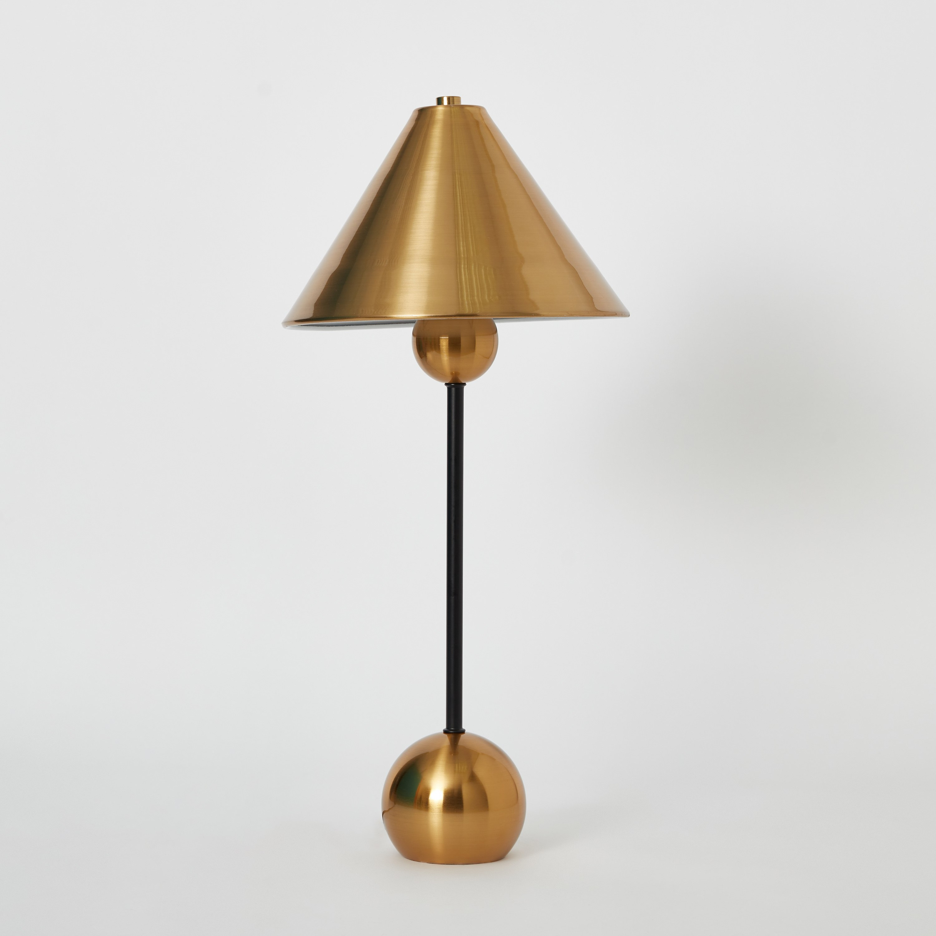 مصباح طاولة بغطاء مخروطي من كاليس - 24x24x52 سم-hbxlivingroom-lighting-tablelamps-image-6