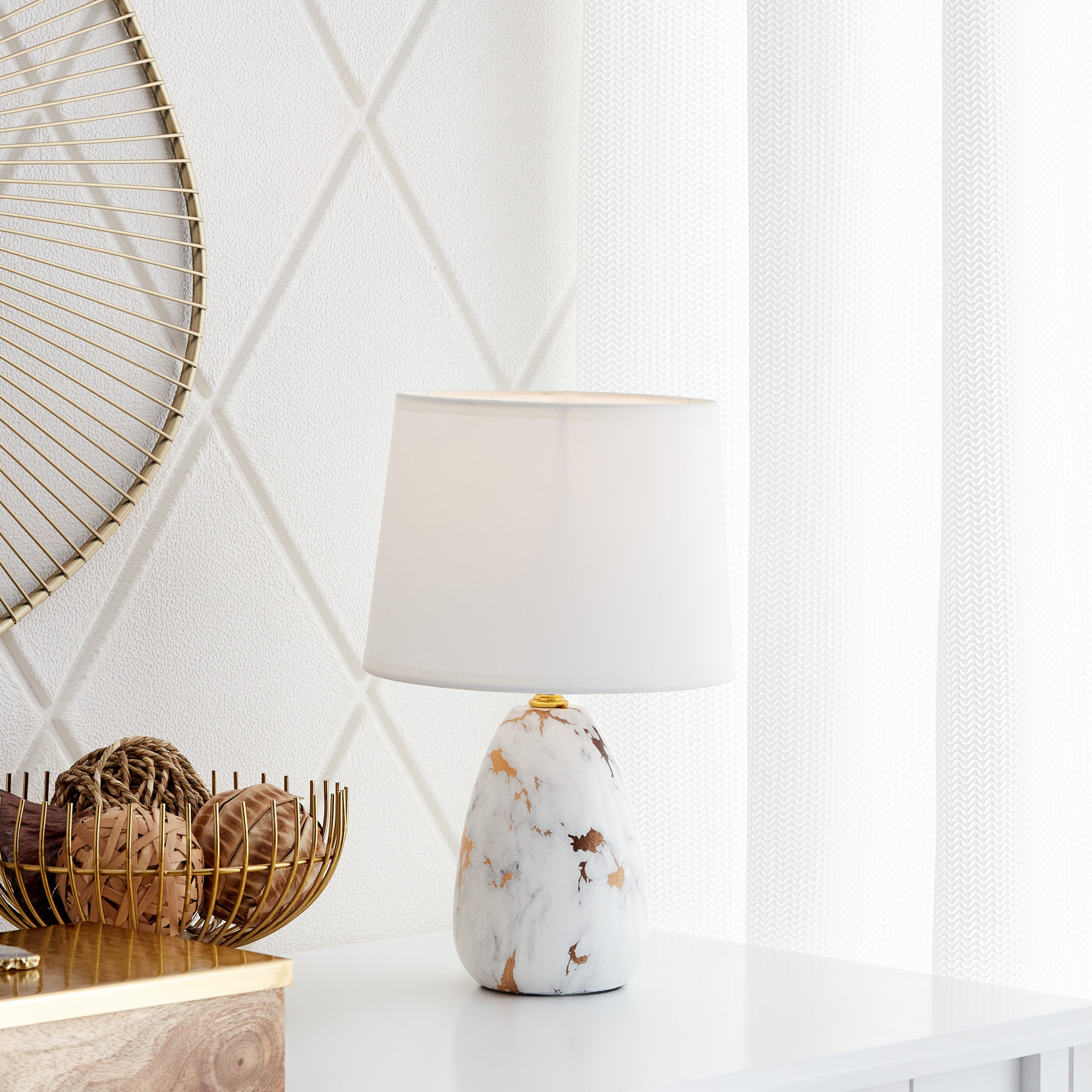 مصباح طاولة بقاعدة سيراميك من كاليس - 21x21x32 سم-hbxlivingroom-lighting-tablelamps-image-1