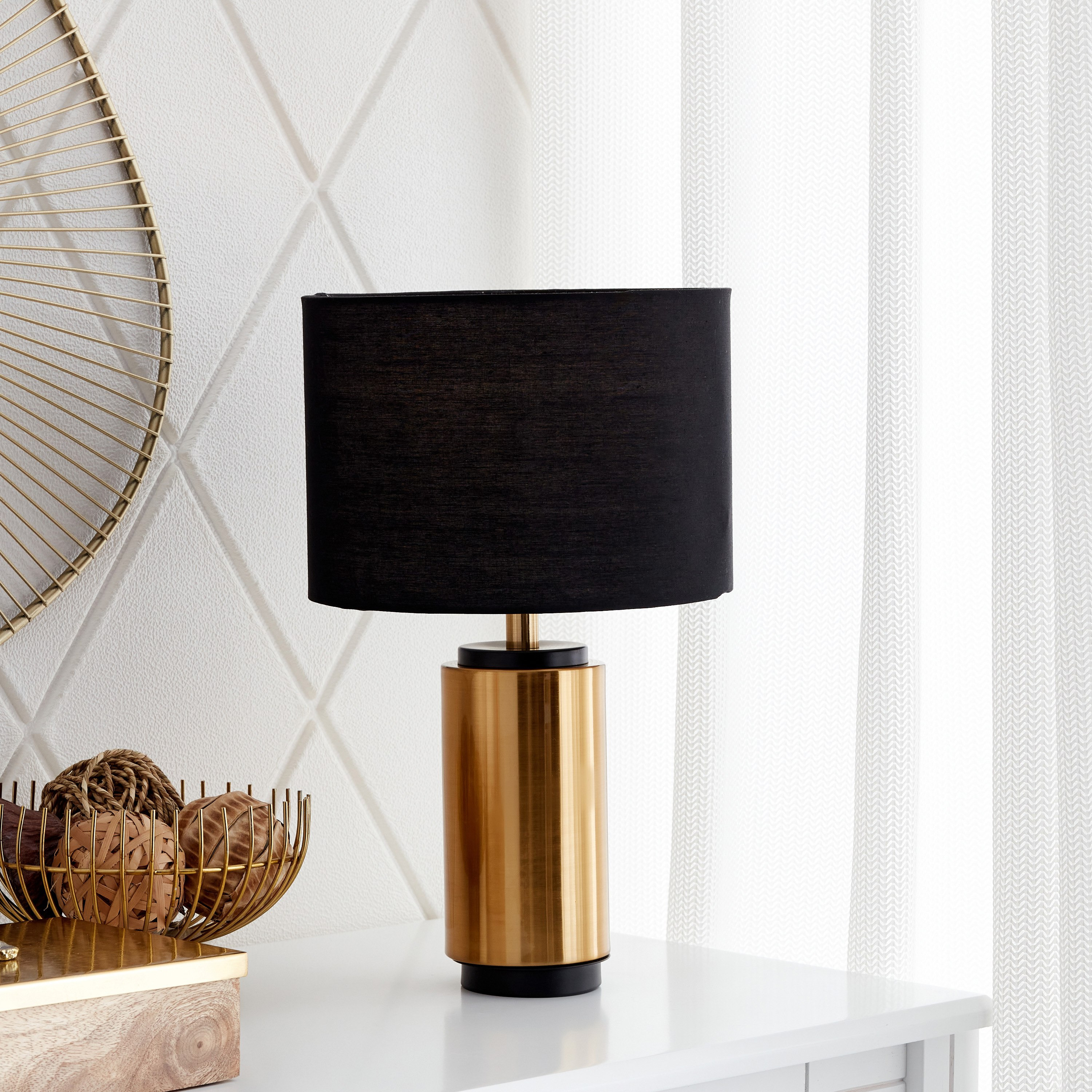 مصباح طاولة بقاعدة معدنية من كاليس- 26x26x42 سم-hbxlivingroom-lighting-tablelamps-image-1