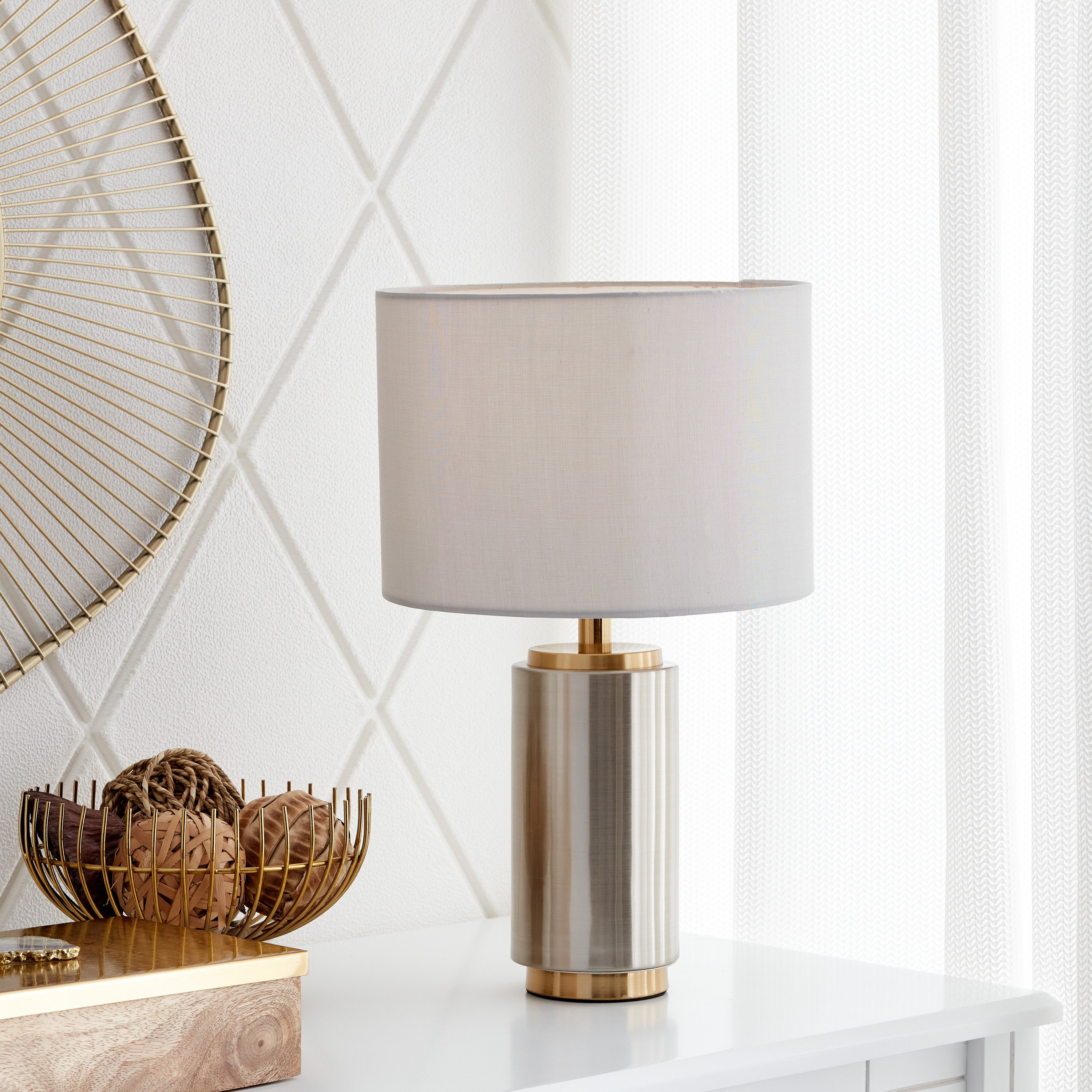 مصباح طاولة بقاعدة معدنية من كاليس- 26x26x42 سم-hbxlivingroom-lighting-tablelamps-image-1