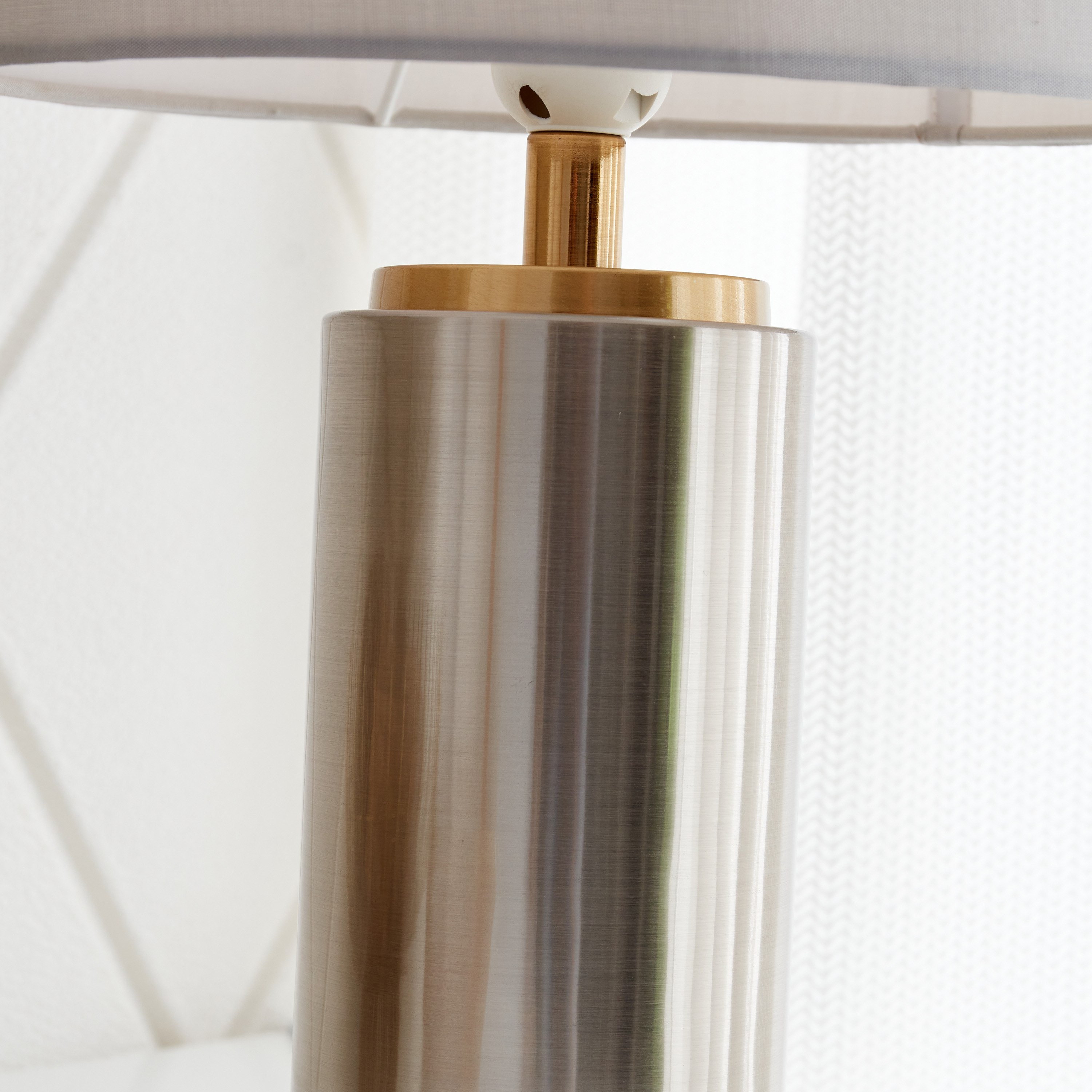 مصباح طاولة بقاعدة معدنية من كاليس- 26x26x42 سم-hbxlivingroom-lighting-tablelamps-image-4