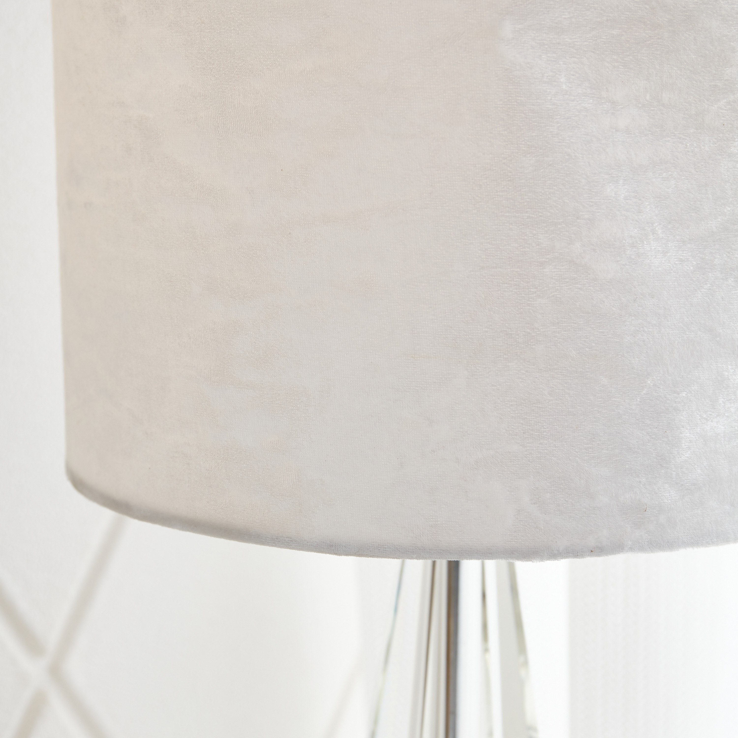 مصباح طاولة بقاعدة سيراميك بشكل مخروطي من كاليس - 26x26x44 سم-hbxlivingroom-lighting-tablelamps-image-3