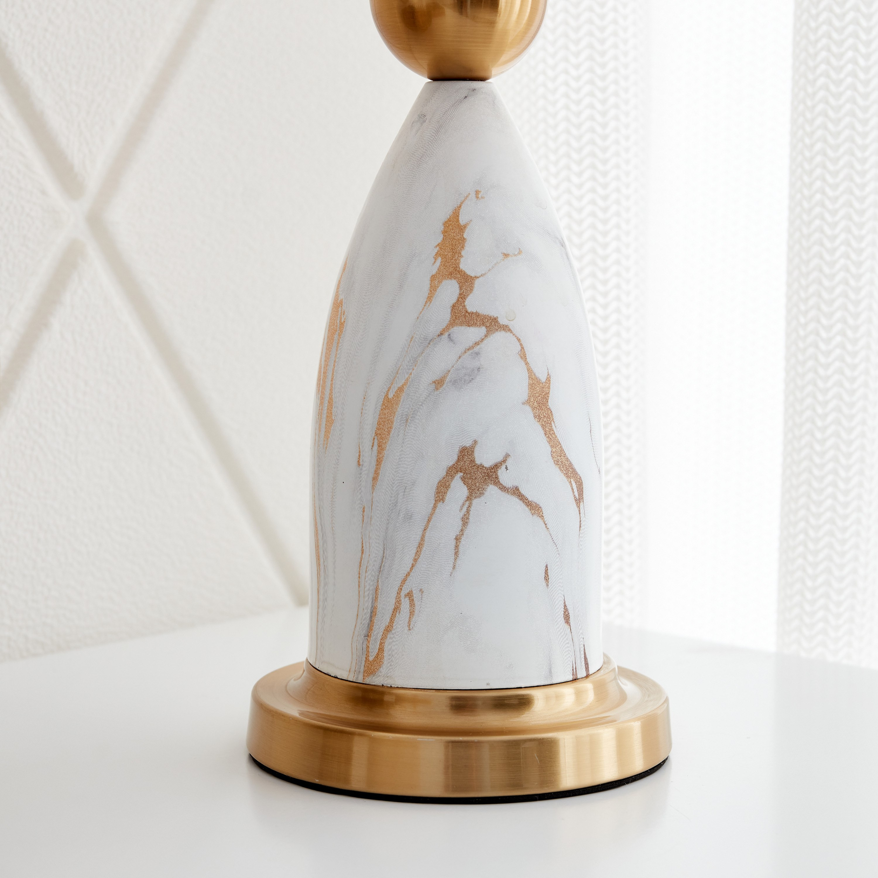 مصباح طاولة بقاعدة سيراميك من كاليس - 23x23x45 سم-hbxlivingroom-lighting-tablelamps-image-4