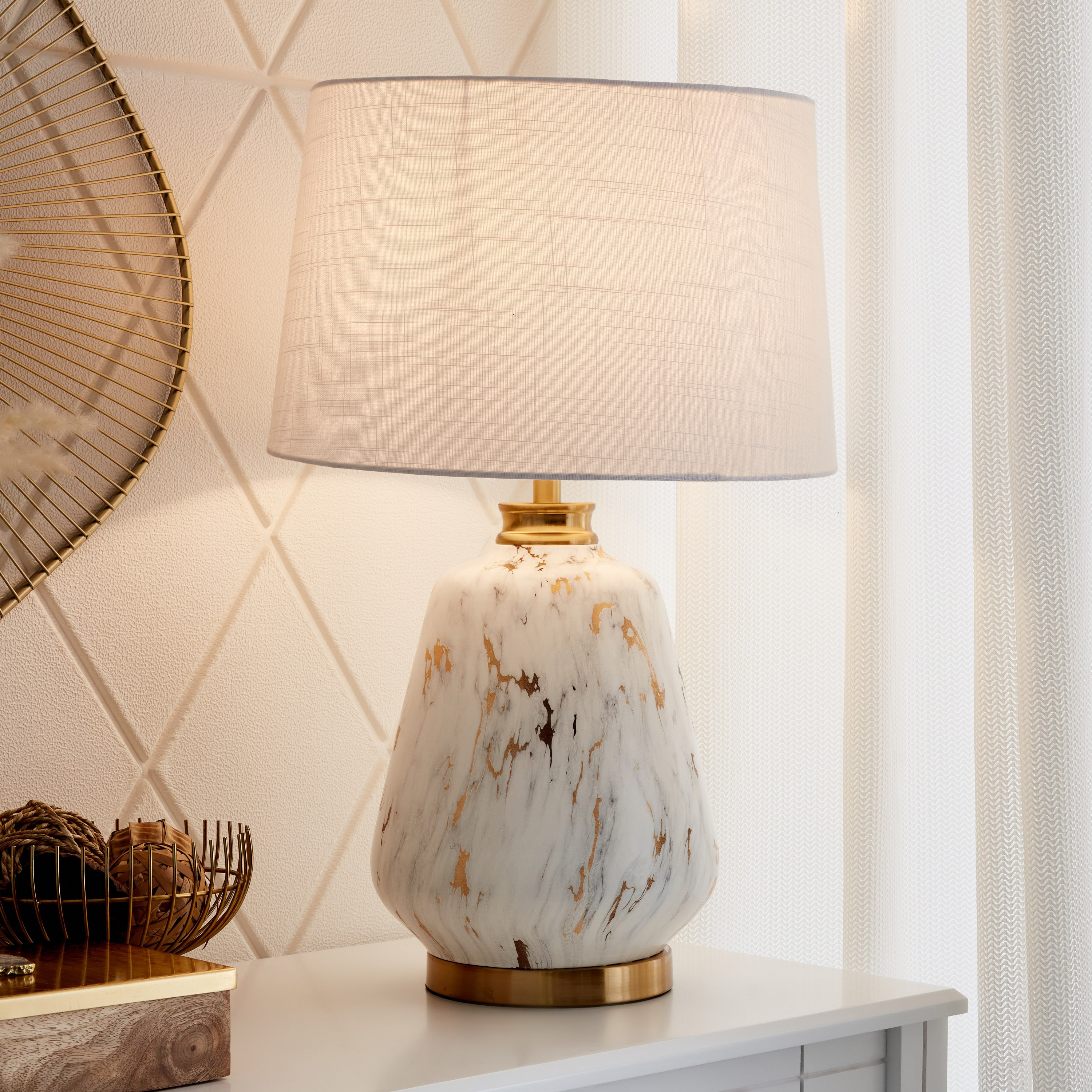 مصباح طاولة بقاعدة سيراميك من كاليس - 40x40x63 سم-hbxlivingroom-lighting-tablelamps-image-2