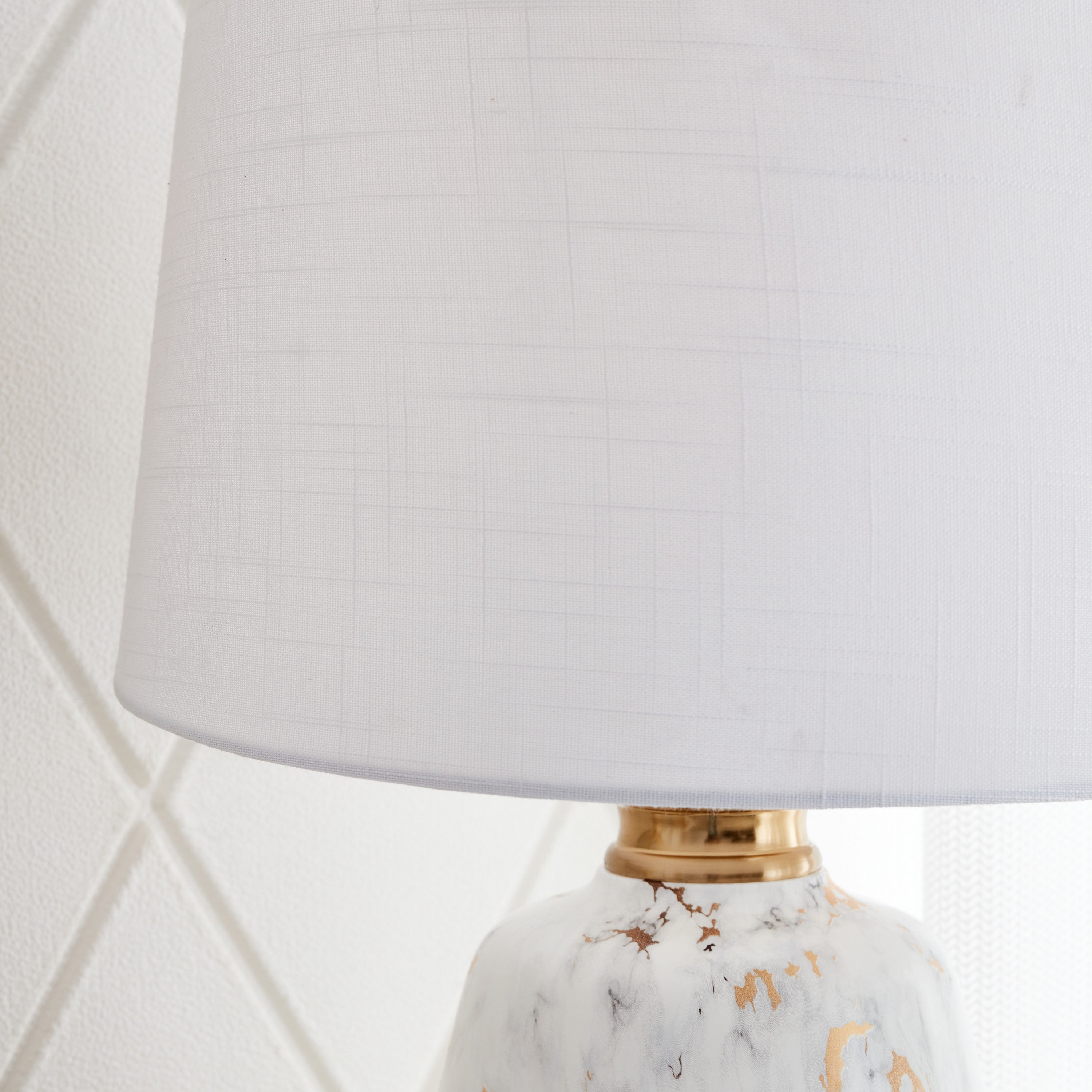 مصباح طاولة بقاعدة سيراميك من كاليس - 40x40x63 سم-hbxlivingroom-lighting-tablelamps-image-3