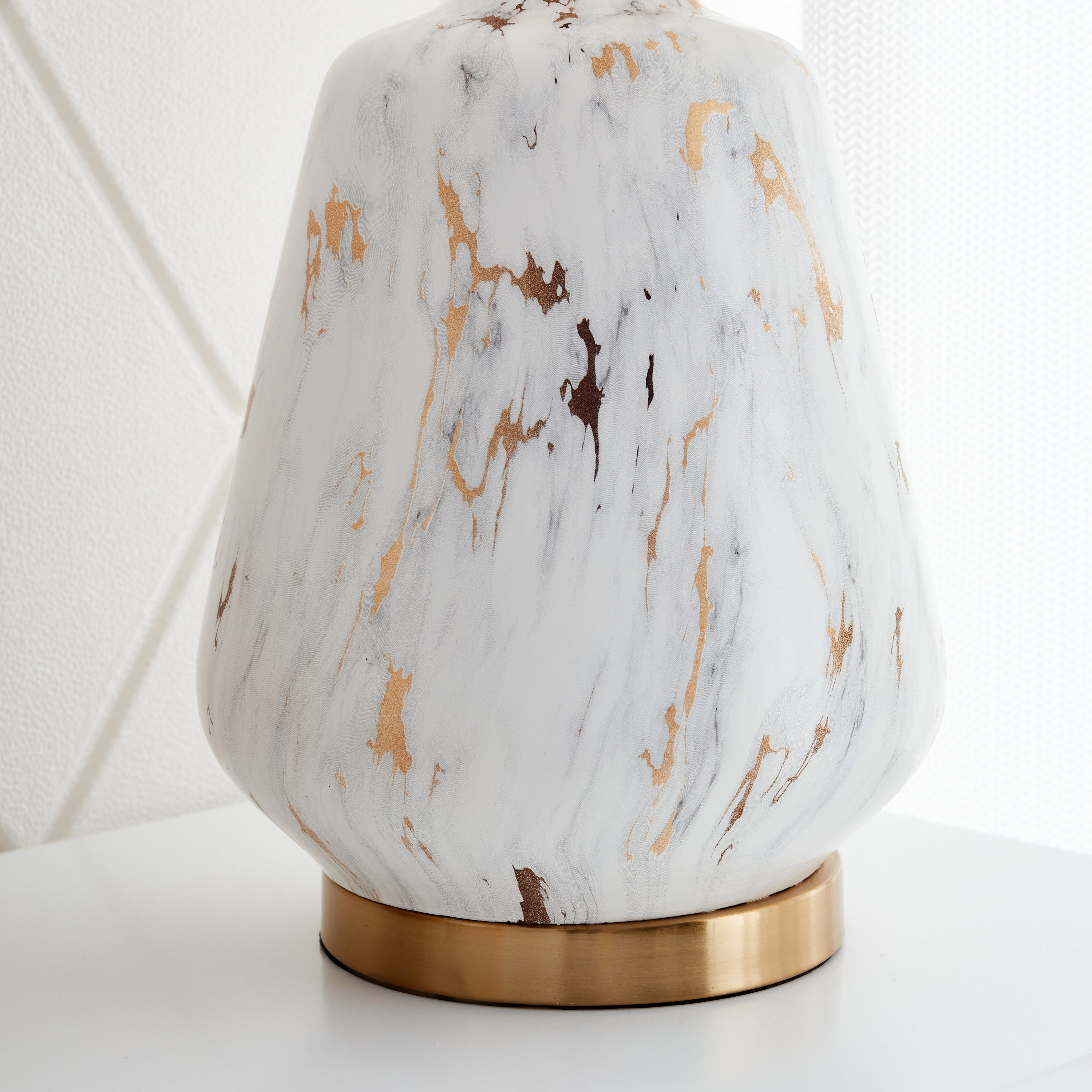 مصباح طاولة بقاعدة سيراميك من كاليس - 40x40x63 سم-hbxlivingroom-lighting-tablelamps-image-4