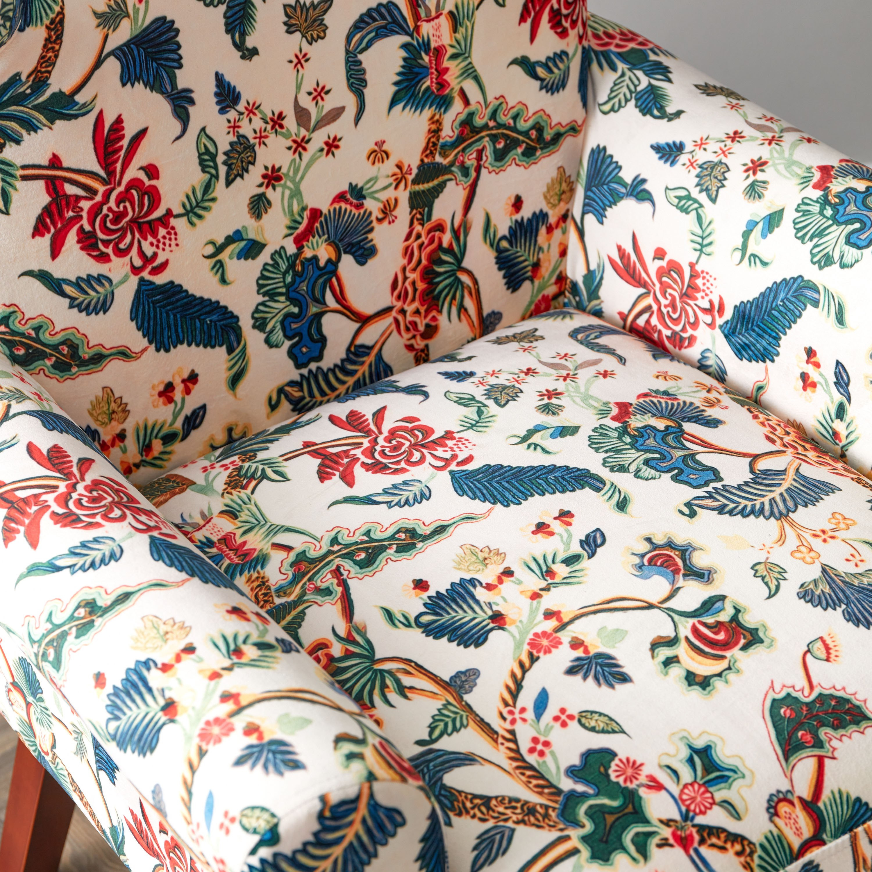 Iris Printed Accent Chair-hbxlivingroom-sofasandarmchairs-easychairs-image-4