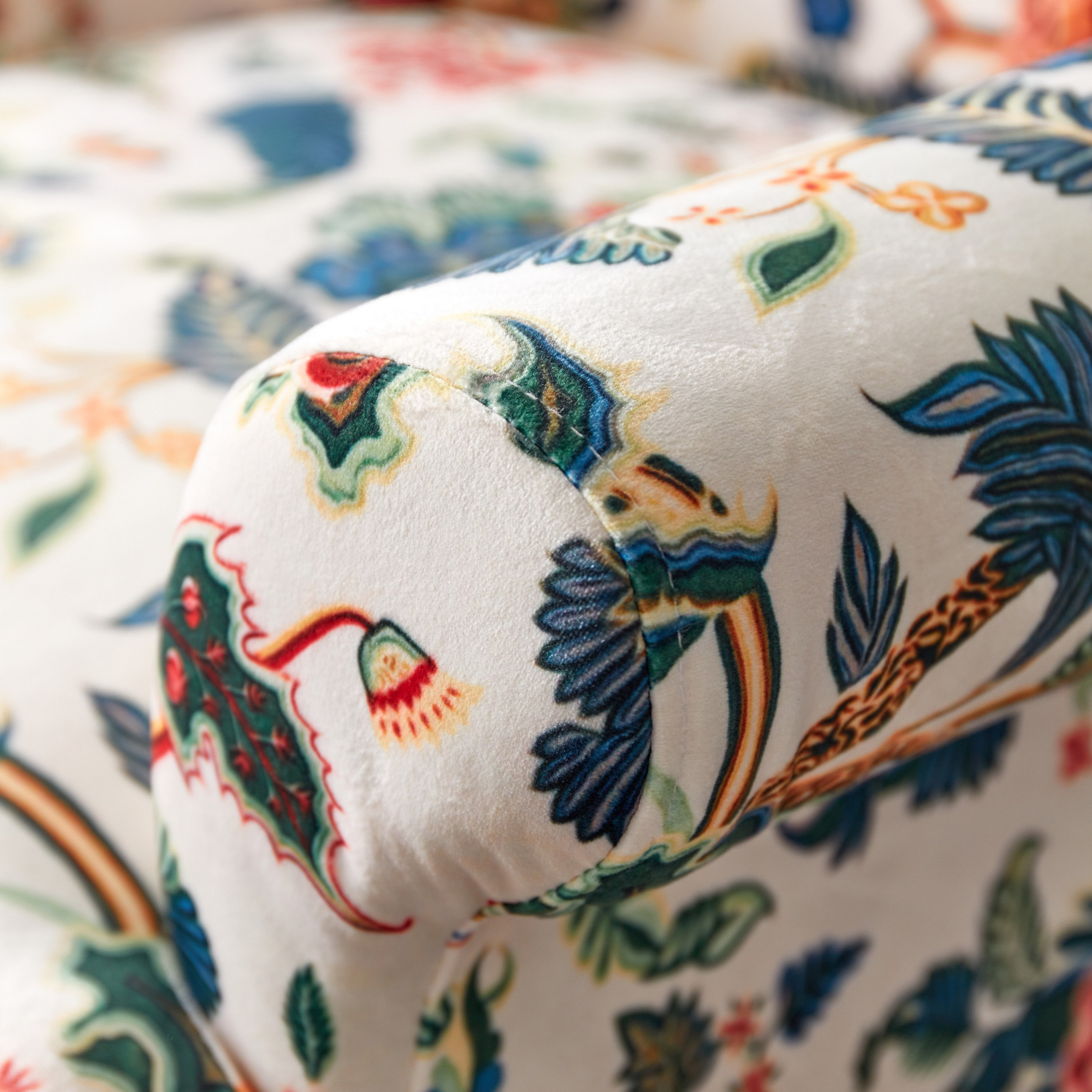 Iris Printed Accent Chair-hbxlivingroom-sofasandarmchairs-easychairs-image-6