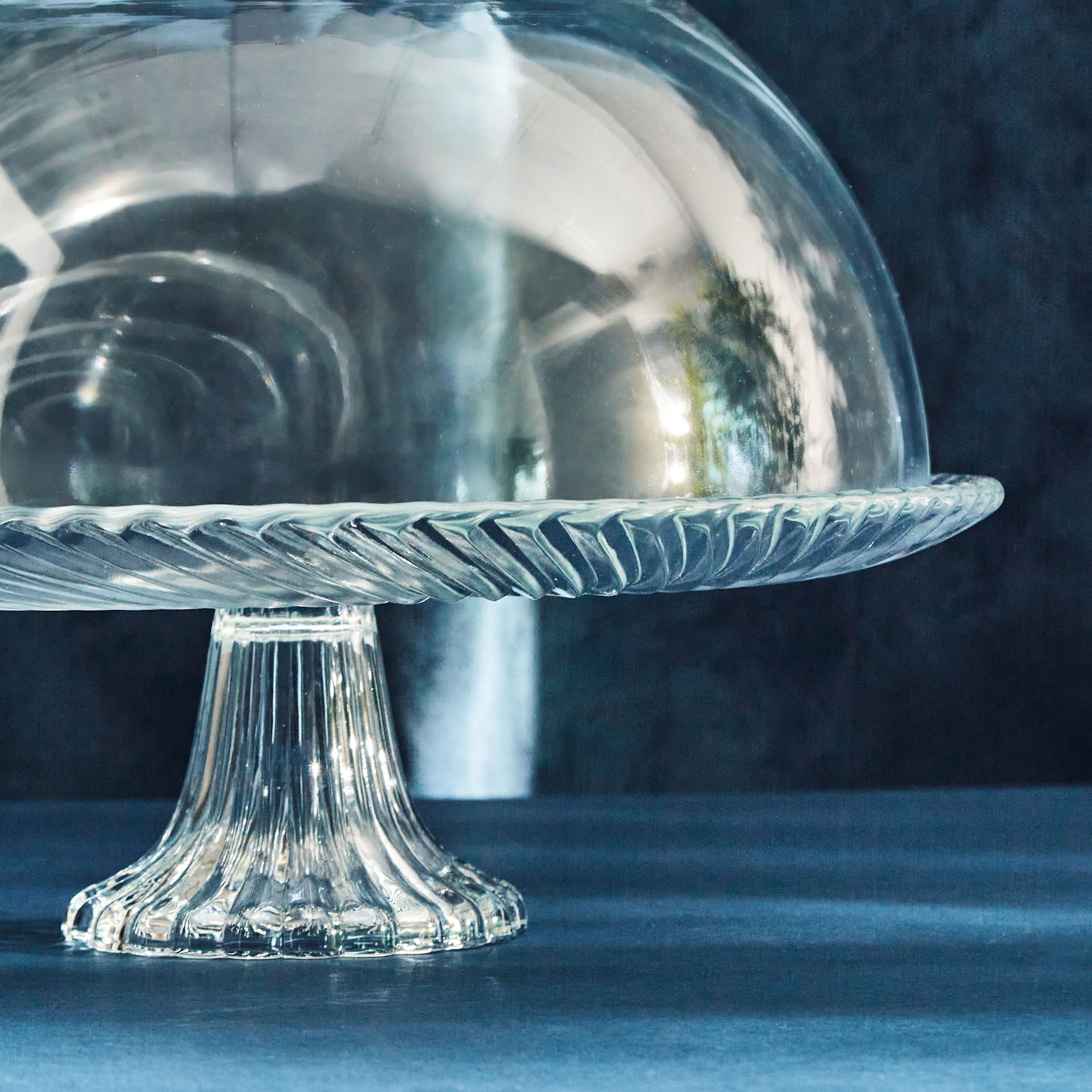 حامل تقديم كيك زجاج بقبة من فيستيف - 31 سم-hbxdecorandfurnishings-tabletop-serveware-image-4