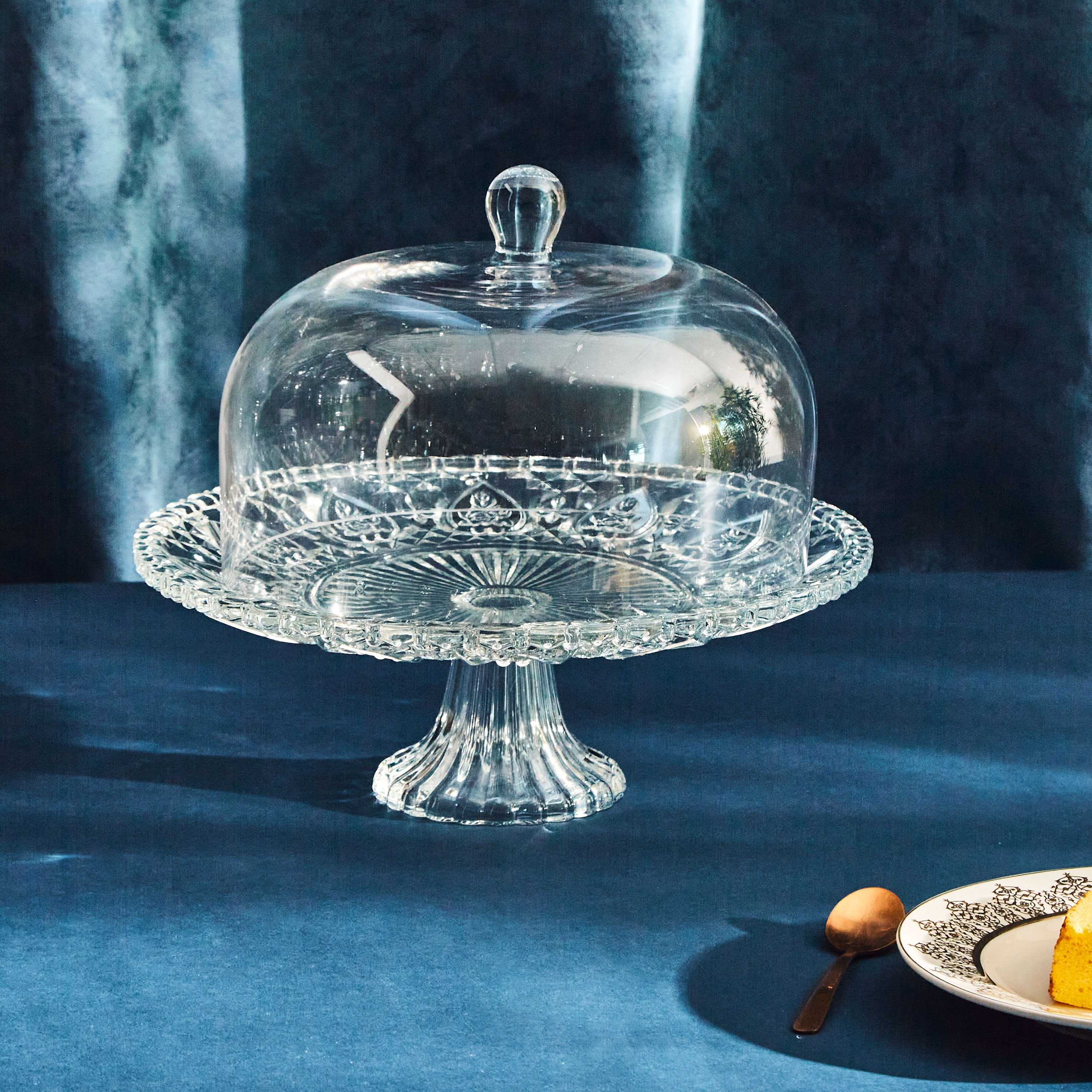 Buy Gusto Cake Stand with Dome Online in UAE | Homebox