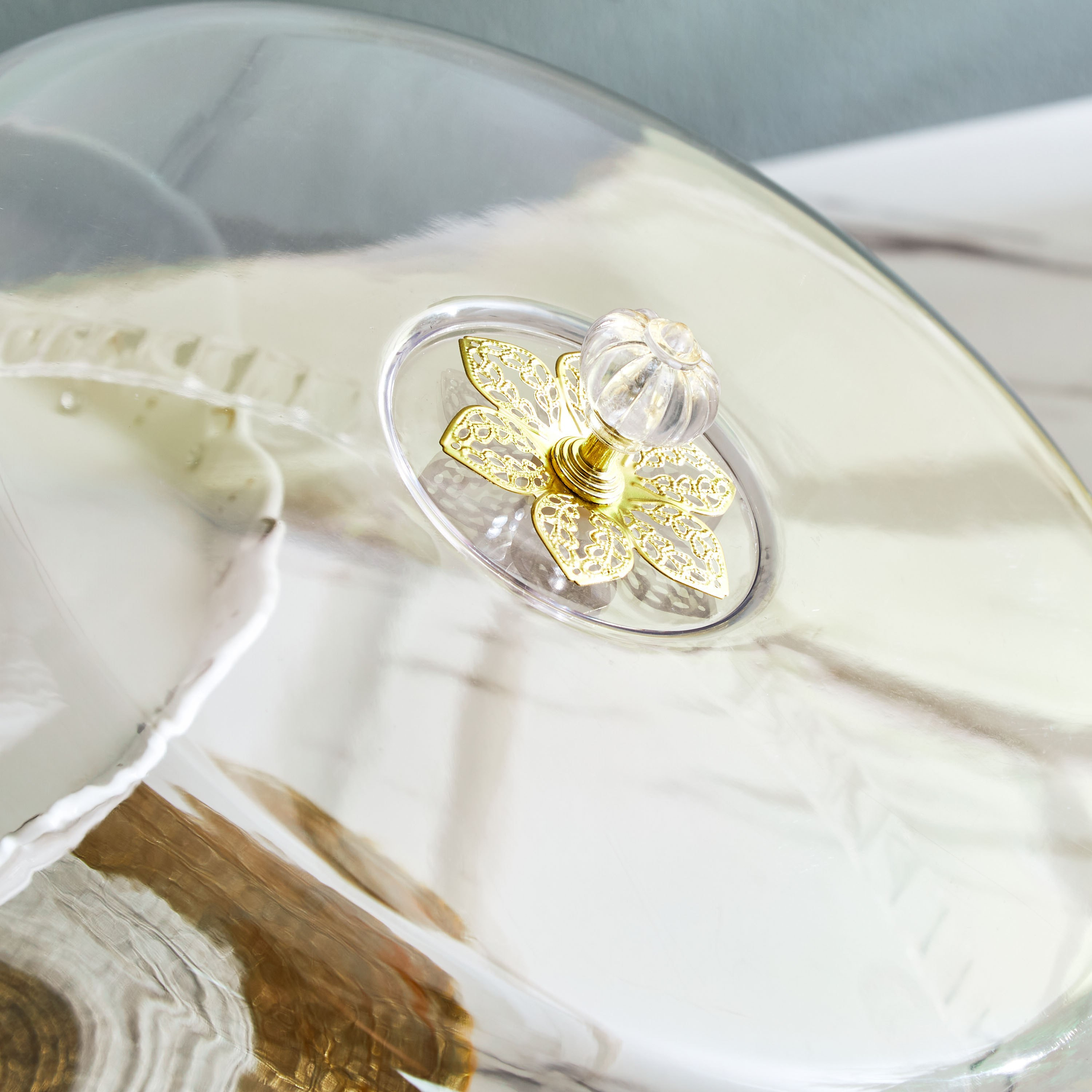 حامل كعك بغطاء أكريليك من فيستيف - 33.5 سم-hbxdecorandfurnishings-tabletop-serveware-image-4