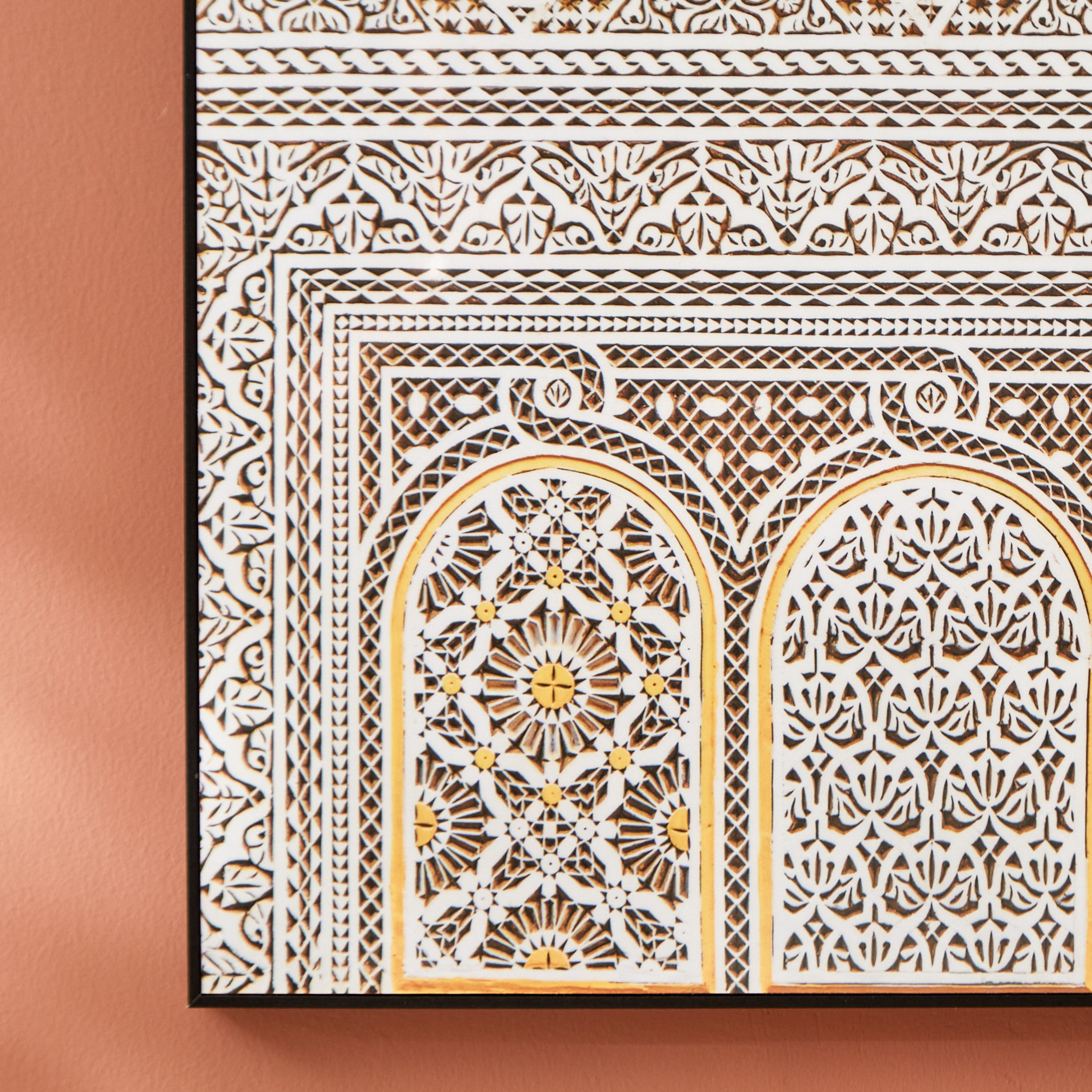 لوحة مؤطرة بتصميم أبواب قصر من أمارا - 120x3x40 سم-PROMO_HB_AE_B1G1_250925-image-3