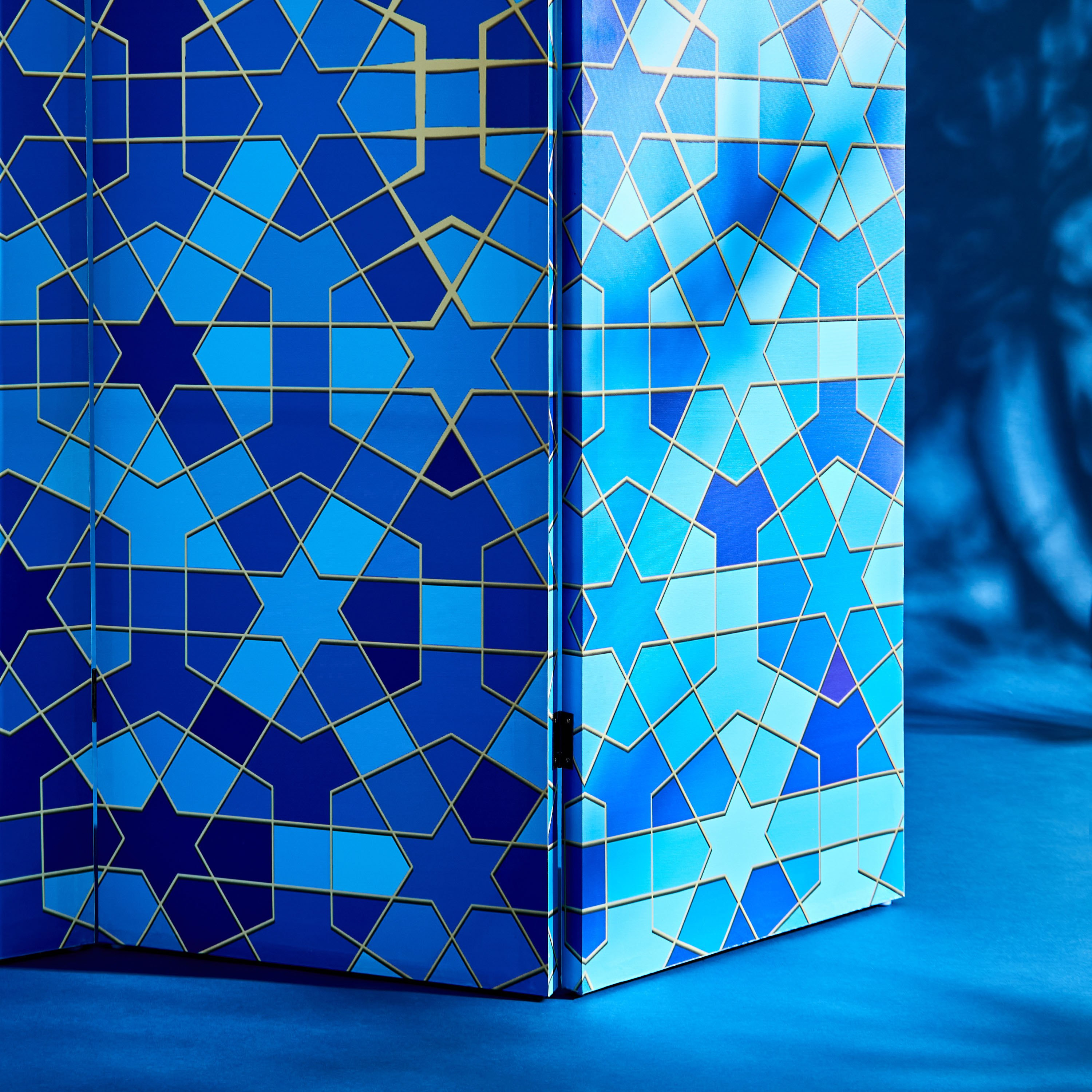Amara 5-Panel Arabic Design Foldable Screen - 180x3x200 cm-hbxdecorandfurnishings-homeaccessories-novelties-image-2