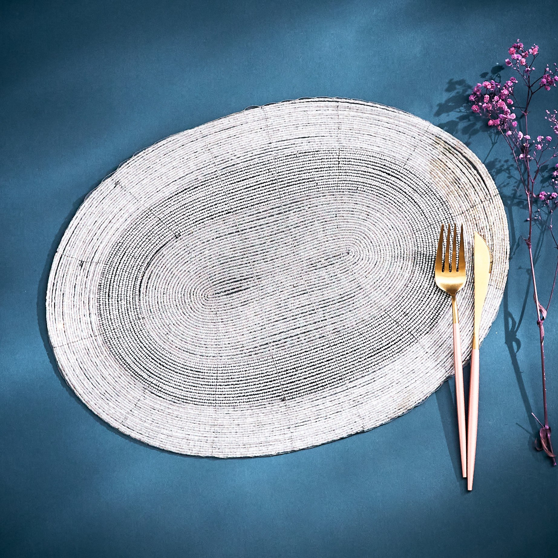 لبادة صحون بيضاوية مزيّنة بالخرز - 40x30 سم-hbxdecorandfurnishings-homefurnishings-tablelinens-image-1