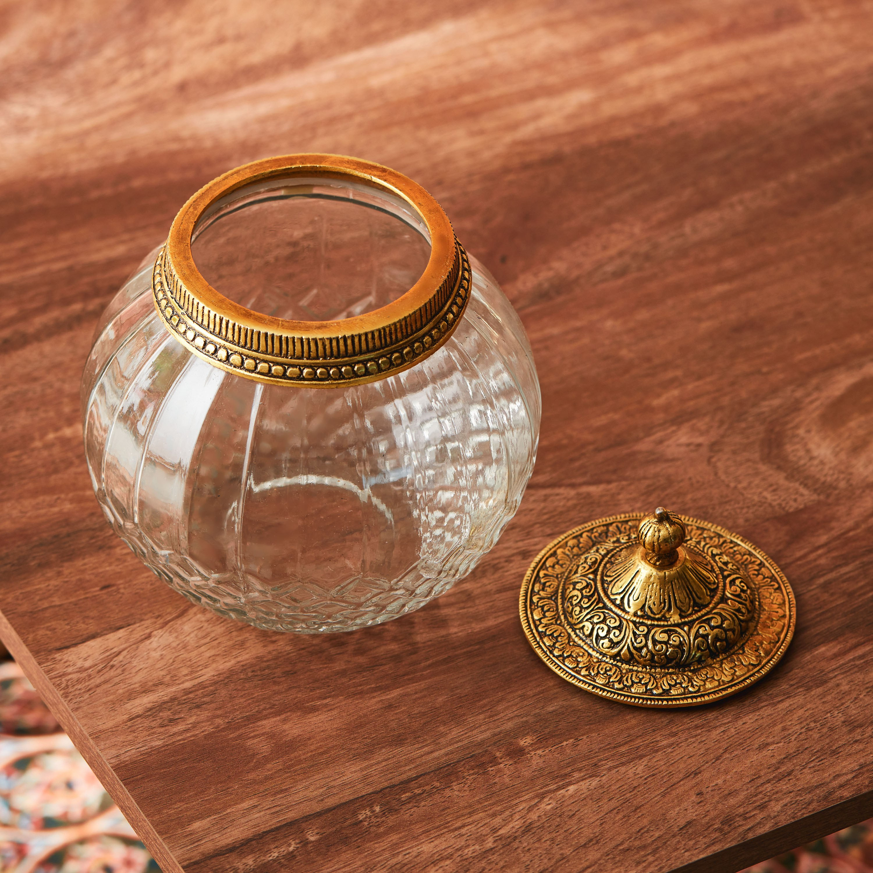 وعاء زجاجي بغطاء من جولنار - 16x16x19 سم-hbxdecorandfurnishings-homeaccessories-novelties-image-2