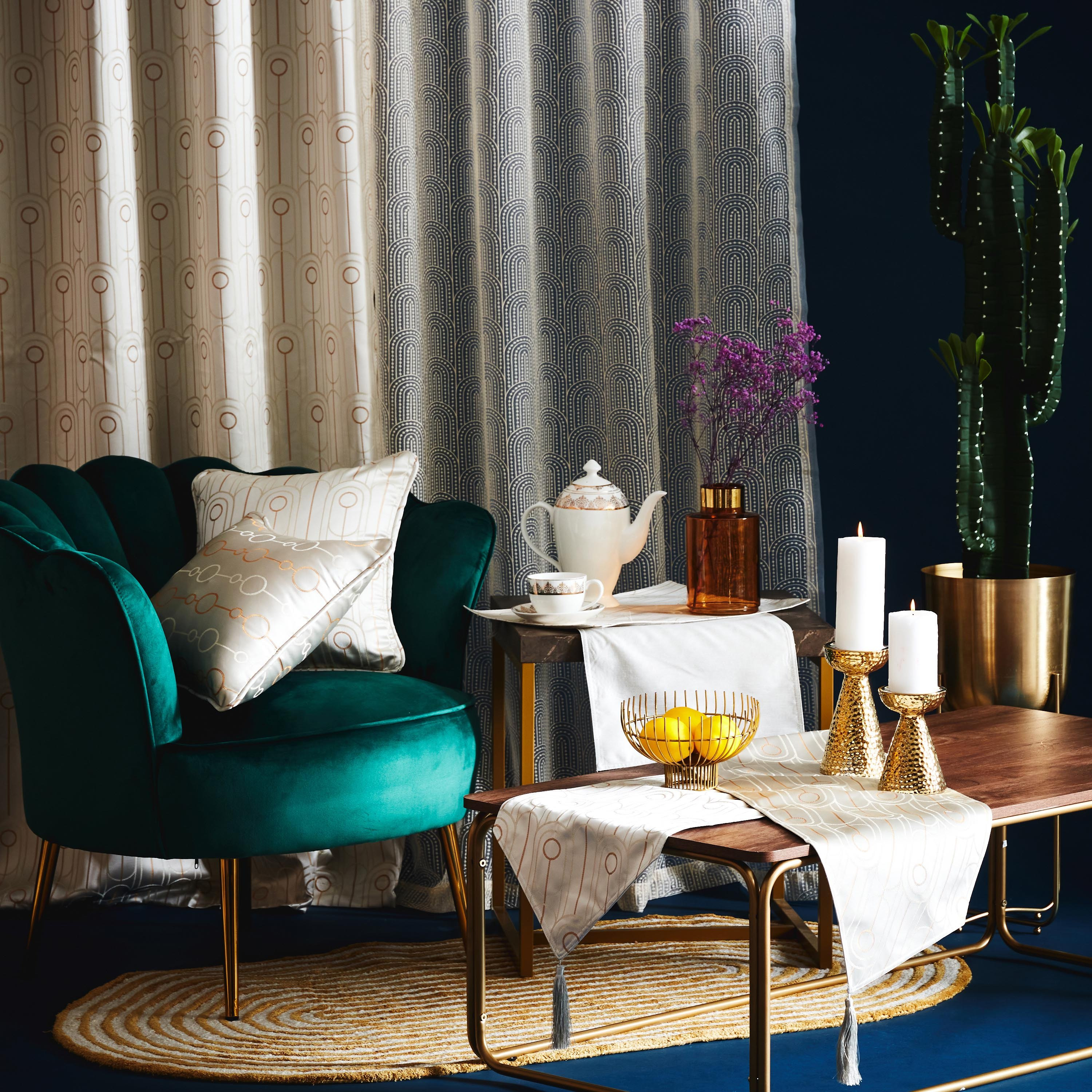 مفرش طاولة جاكارد من آمبريدج - 33x180 سم-hbxdecorandfurnishings-homefurnishings-tablelinens-image-5