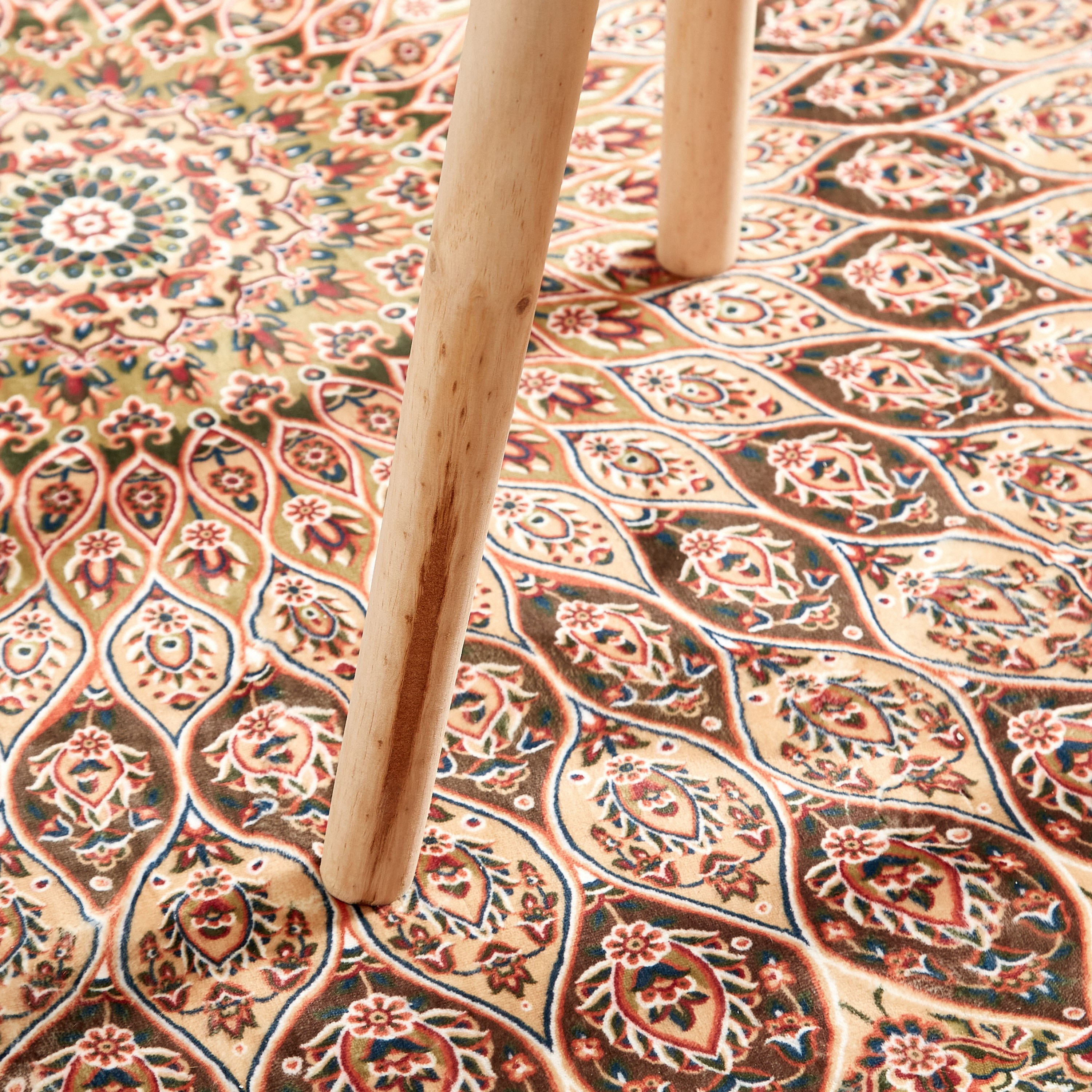 طاولة محفورة من ألواح ليفية متوسط الكثافة من آشر - 43×43×40 سم-hbxfurniture-livingroom-endtables-image-4