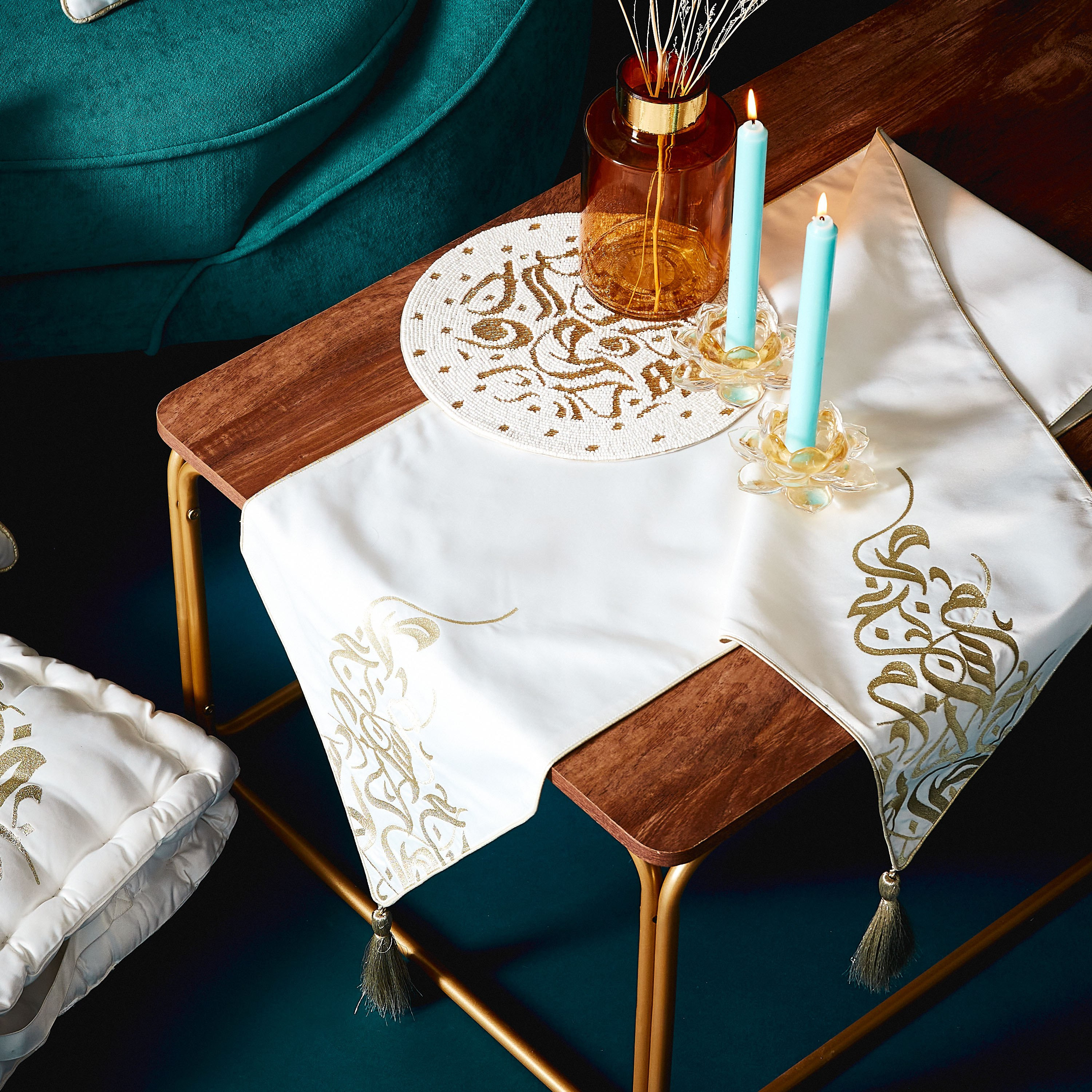 مفرش بتطريز خط عربي - 33x180 سم-hbxdecorandfurnishings-homefurnishings-tablelinens-image-4