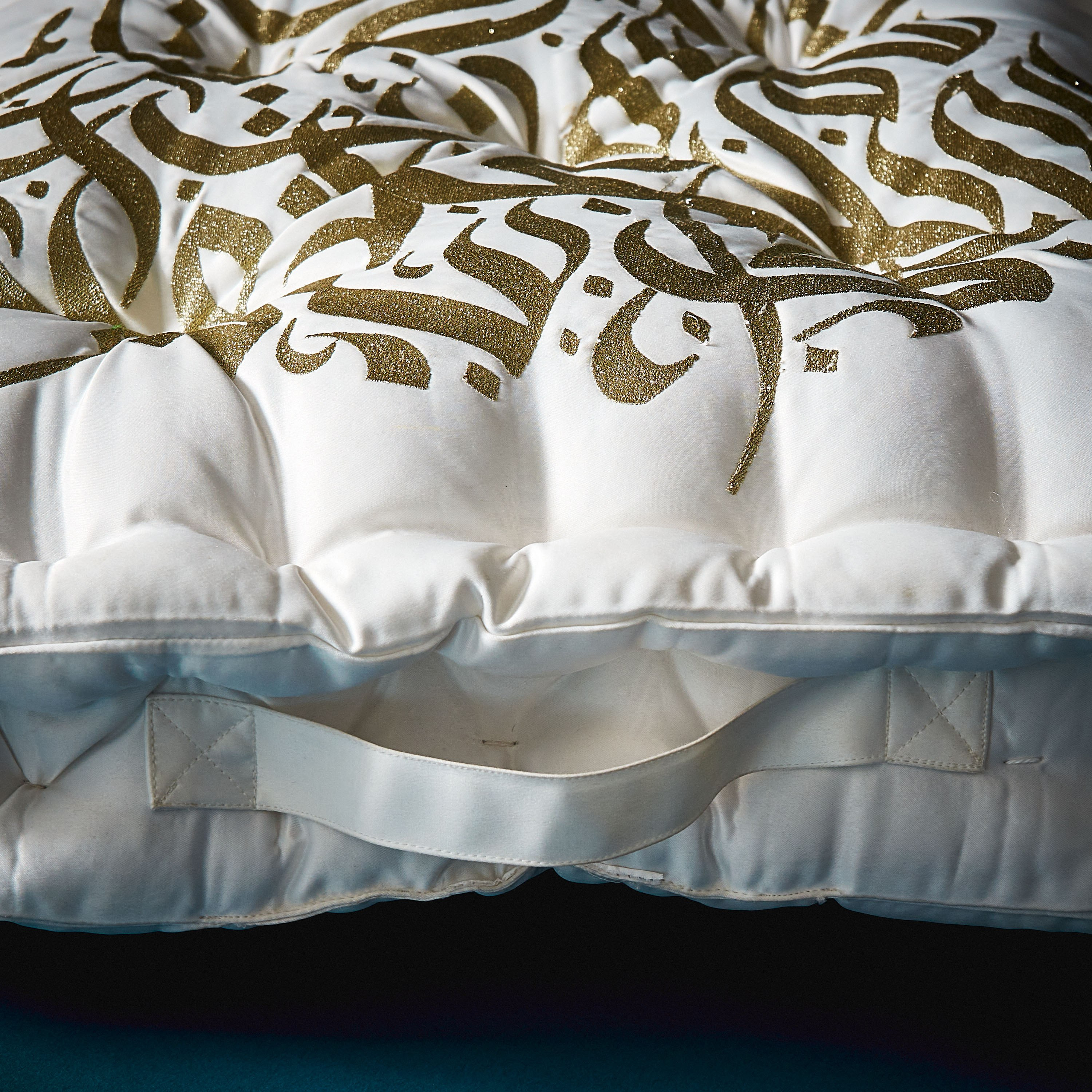 وسادة أرضية مطرّزة من كاليجرافي - 50x50x10 سم-hbxhomeware-hbxdecorandfurnishings-image-2