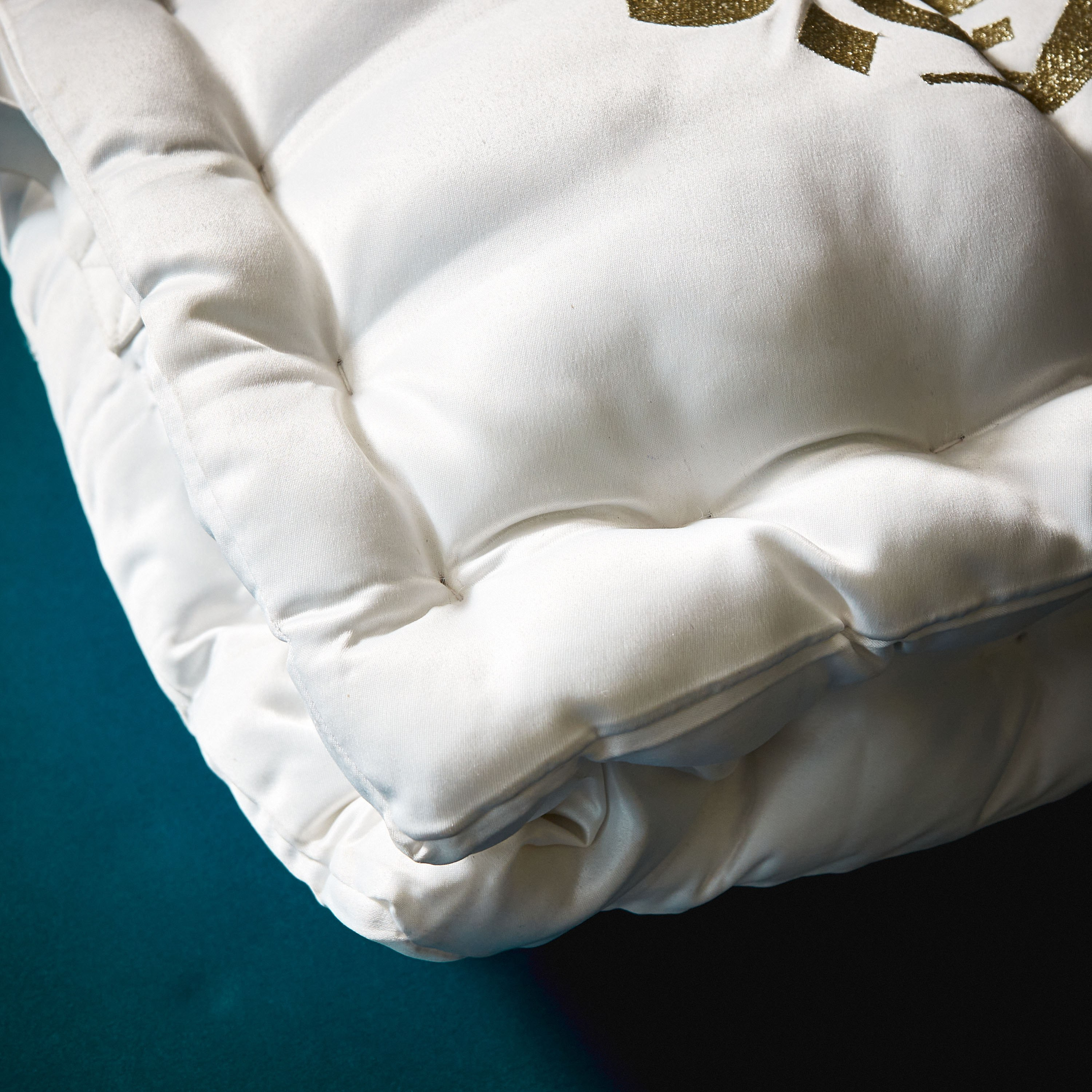 وسادة أرضية مطرّزة من كاليجرافي - 50x50x10 سم-hbxhomeware-hbxdecorandfurnishings-image-6