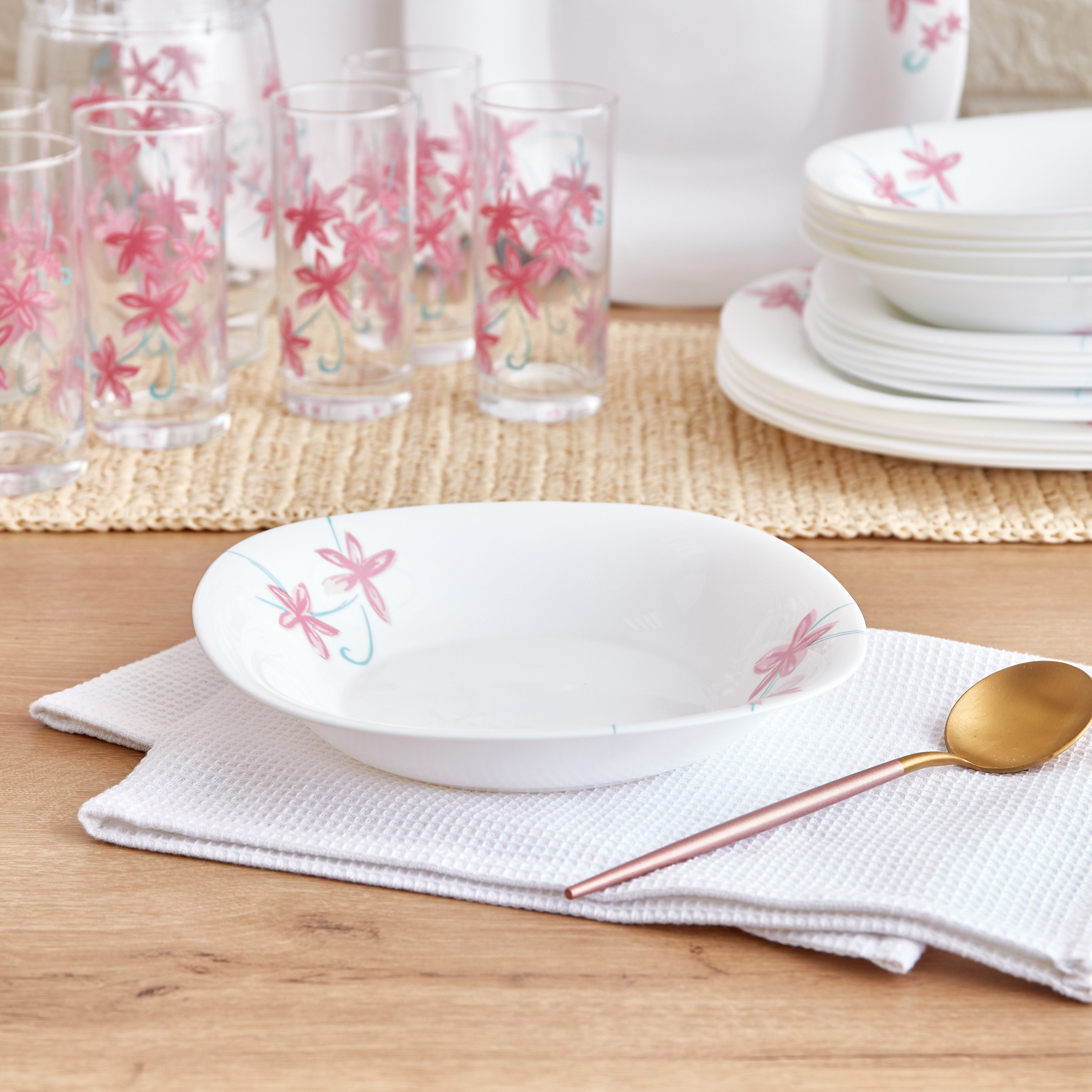 طقم عشاء أوبالوير 46 قطعة نيو كارين مونيرا من لومينارك-hbxhomeware-hbxkitchen-image-5