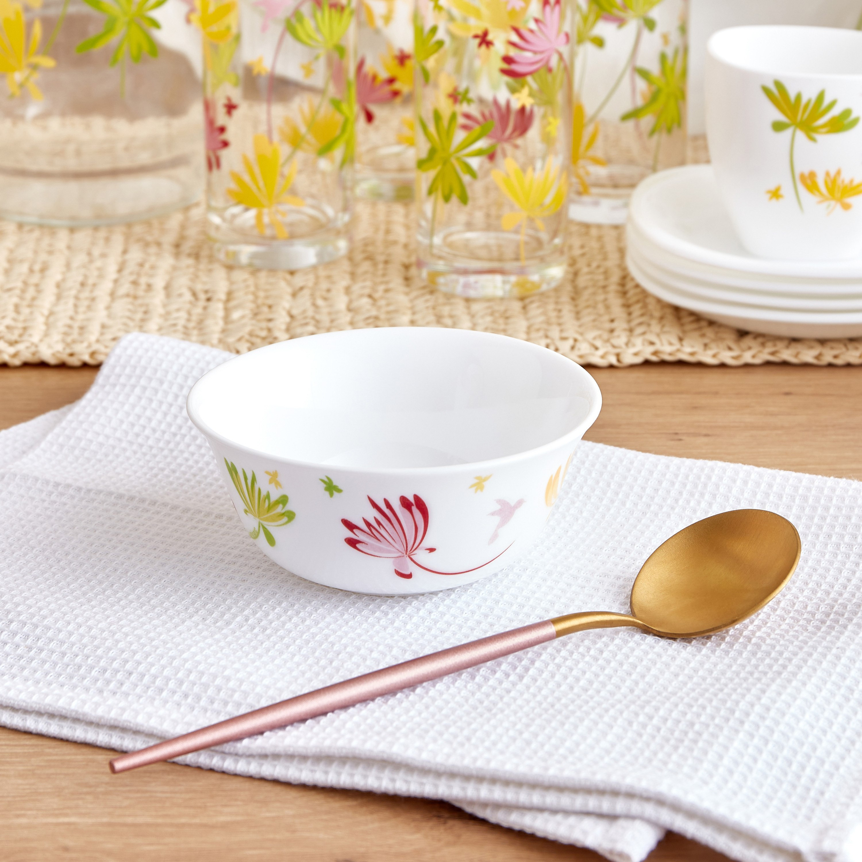 طقم عشاء نيو كارين كريزي فلاور 46 قطعة من لومينارك-hbxhomeware-hbxkitchen-image-3