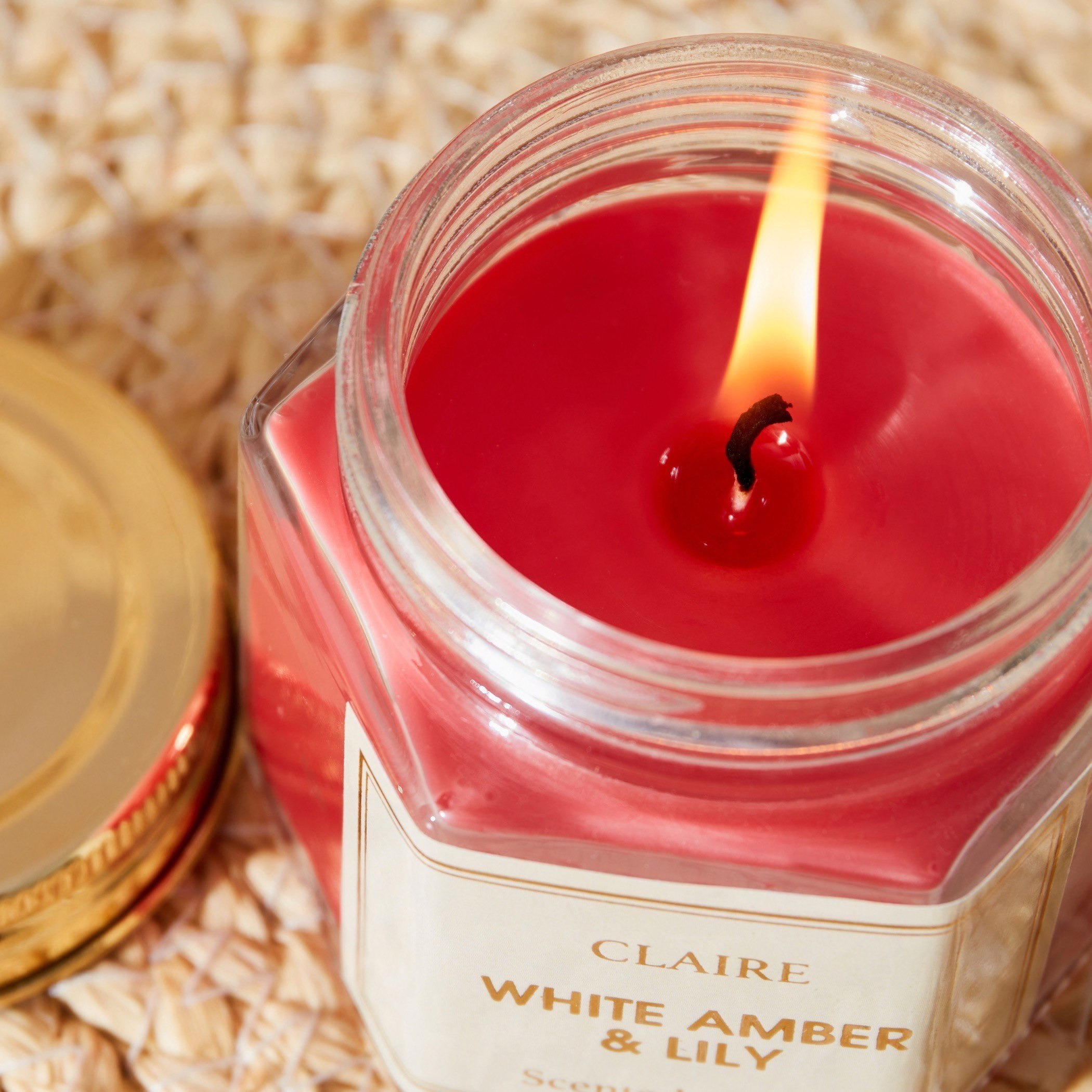 جرة شموع زجاجية برائحة العنبر الأبيض ليلي من كلير - 70 جم-hbxlivingroom-decorandaccessories-candles-image-3