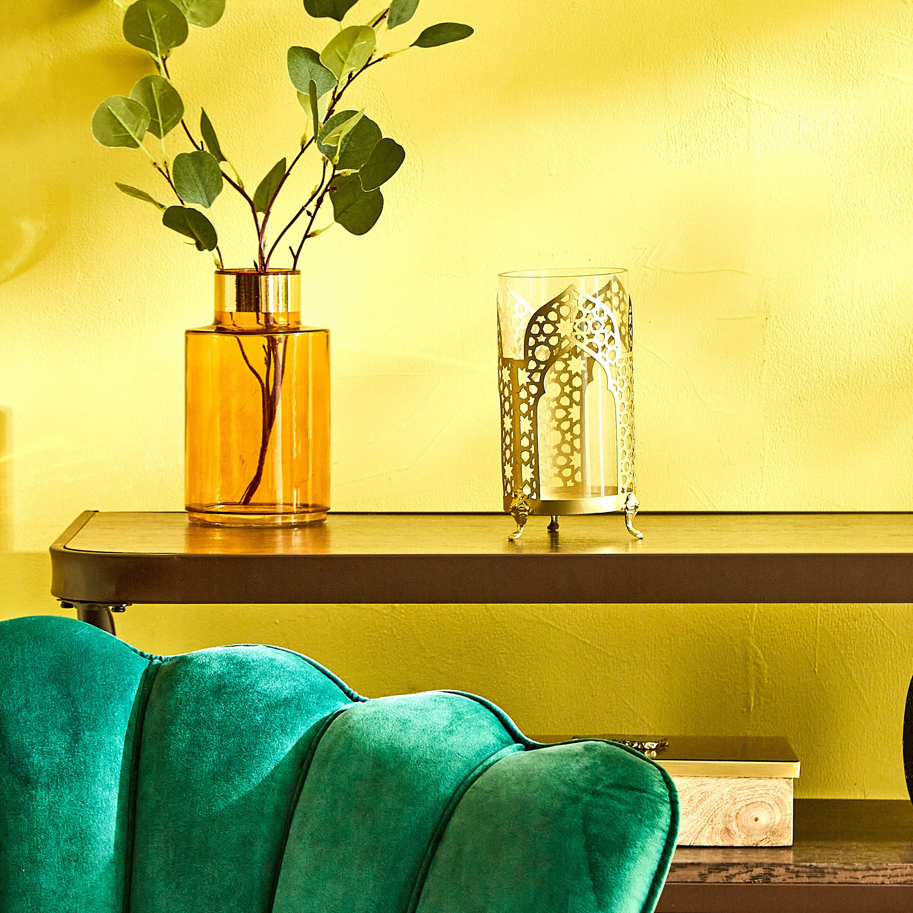 حامل شموع معدني صغير بتصميم فانوس و 3 جوانب من أمبريدج إسراء - 11.5×11.5×21 سم-hbxlivingroom-decorandaccessories-candleholders-image-1