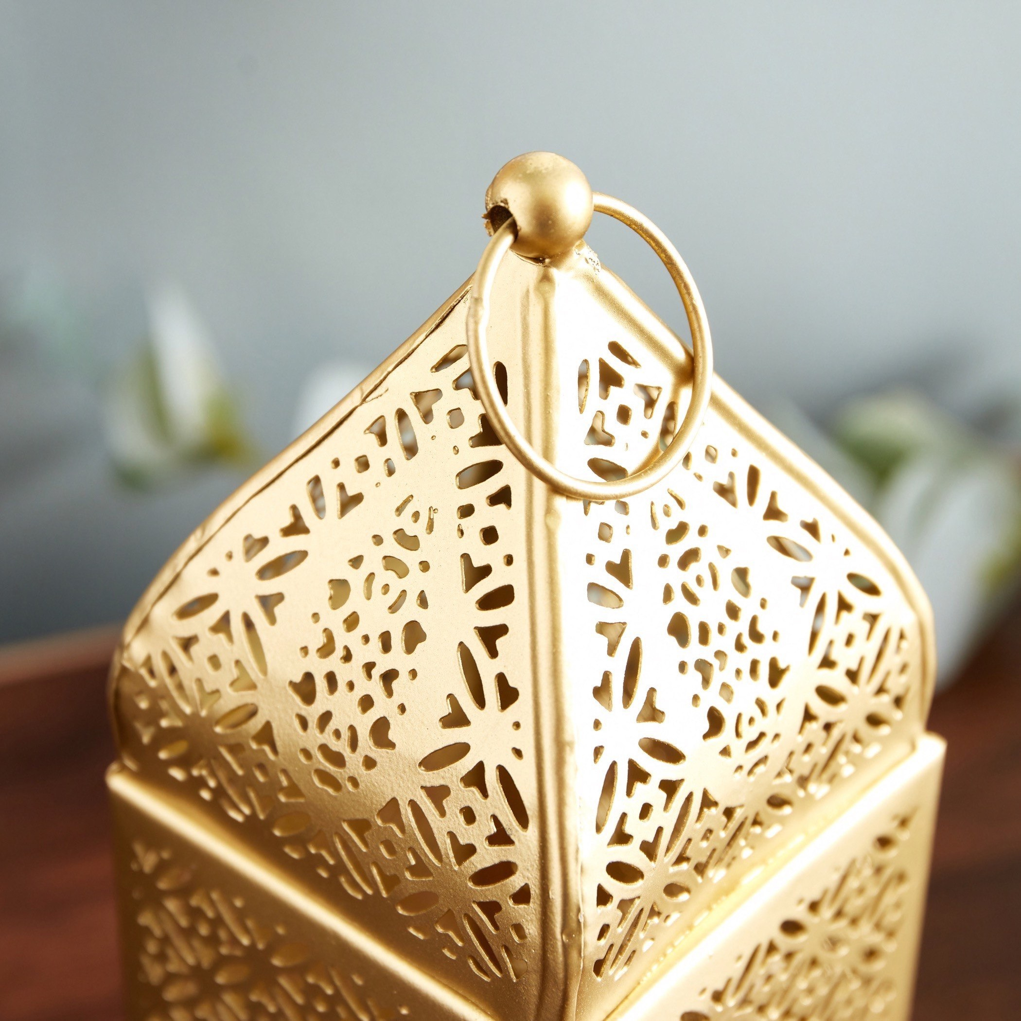 فانوس معدني بنمط أرابيسك من إسراء - 7x7x21.6 سم-PROMO_HB_AE_B1G1_250925-image-4